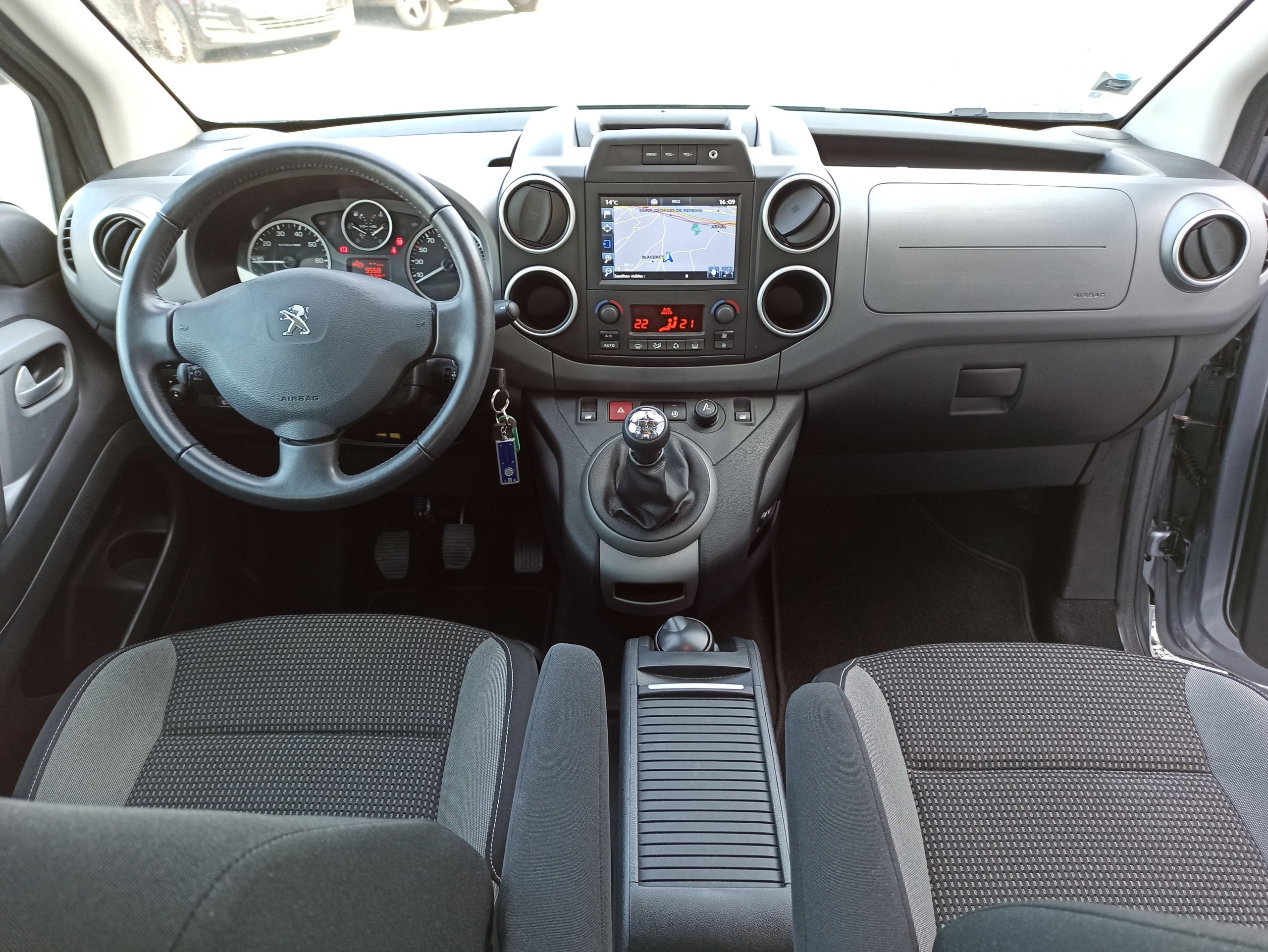 PEUGEOT PARTNER TEPEE II (3) 1.2 PURETECH 110 S&S OUTDOOR