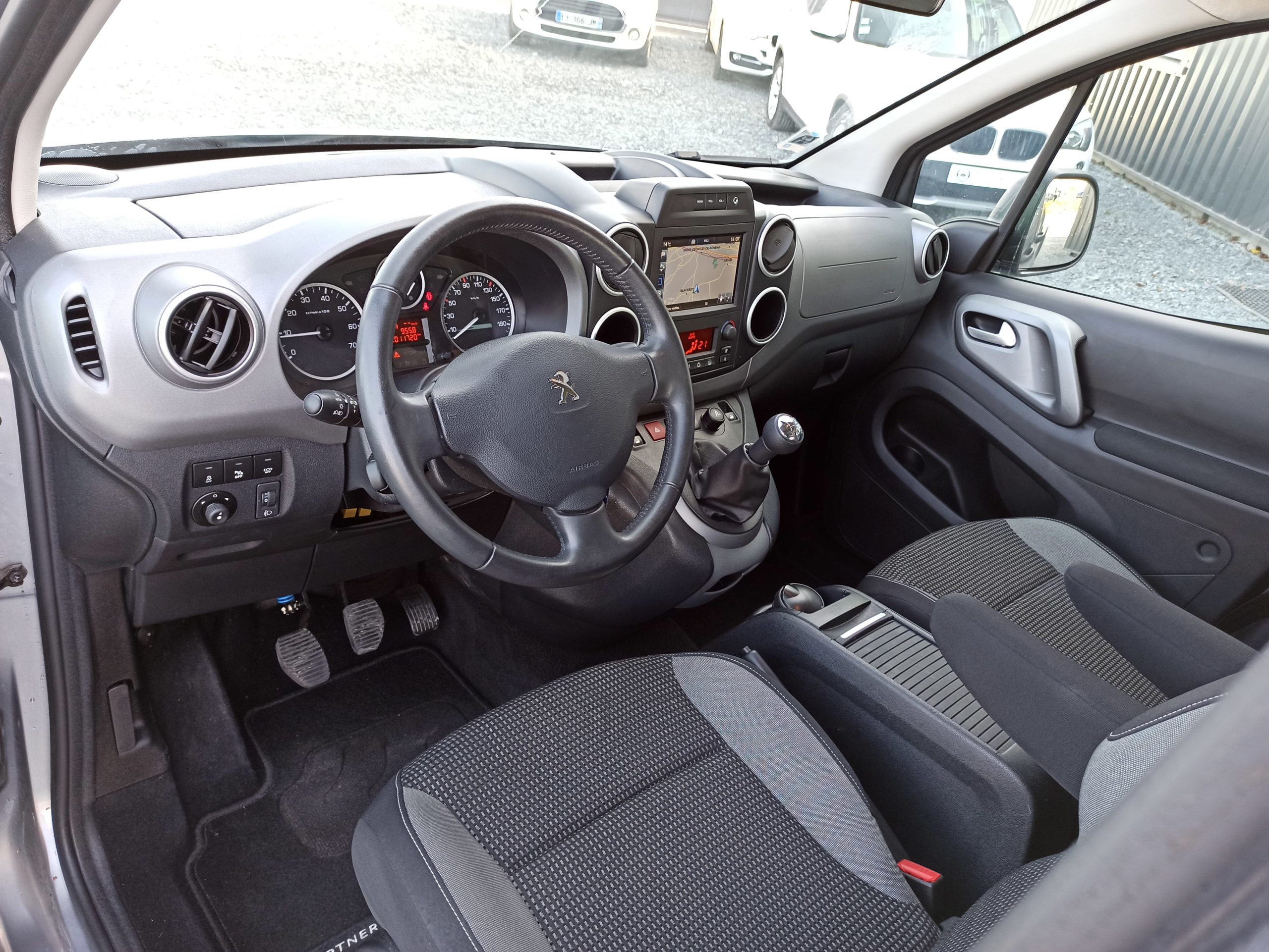 PEUGEOT PARTNER TEPEE II (3) 1.2 PURETECH 110 S&S OUTDOOR