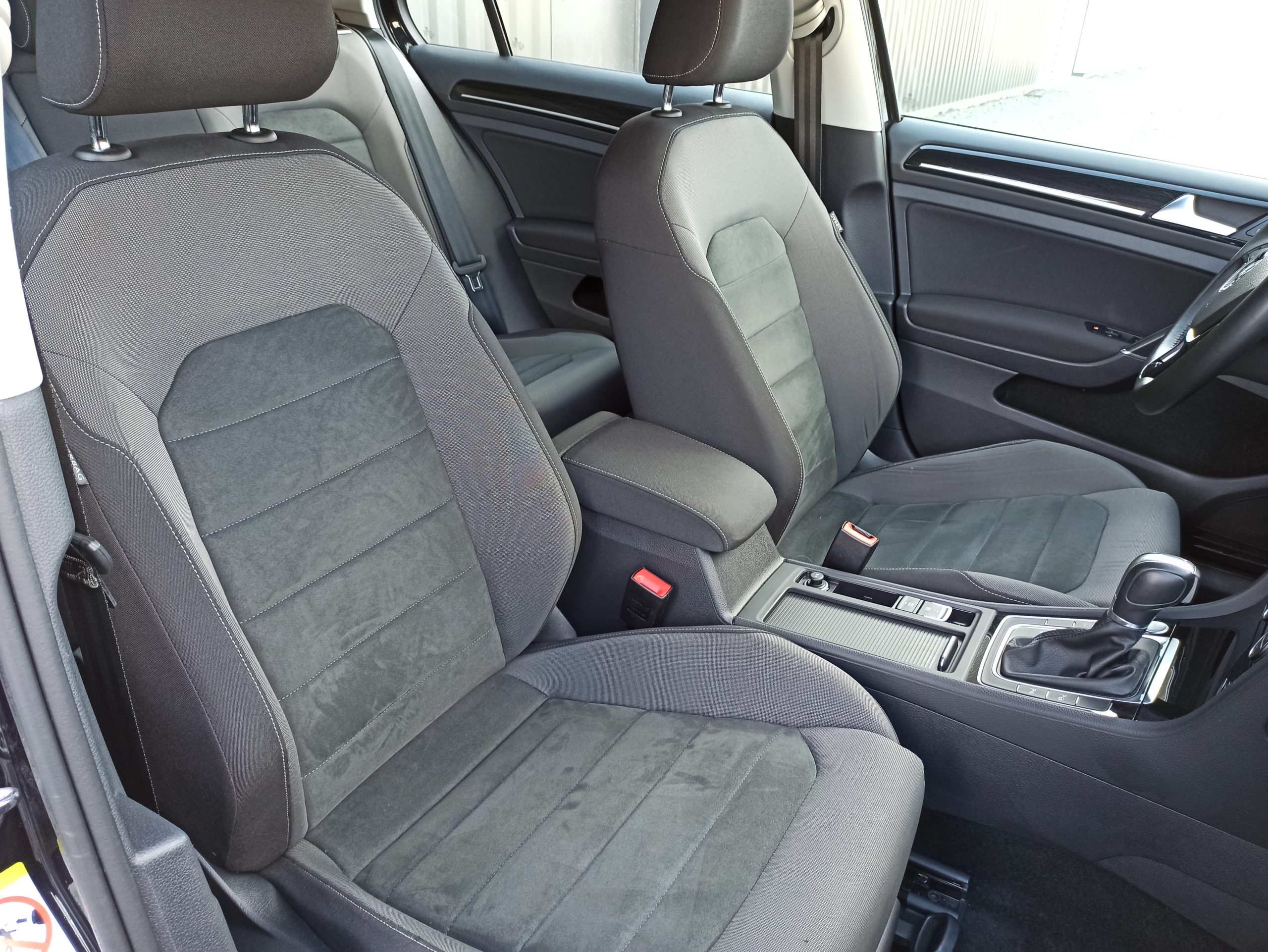 VOLKSWAGEN GOLF VII (2) 1.6 TDI 115 BLUEMOTION TECHNOLOGY CARAT DSG7