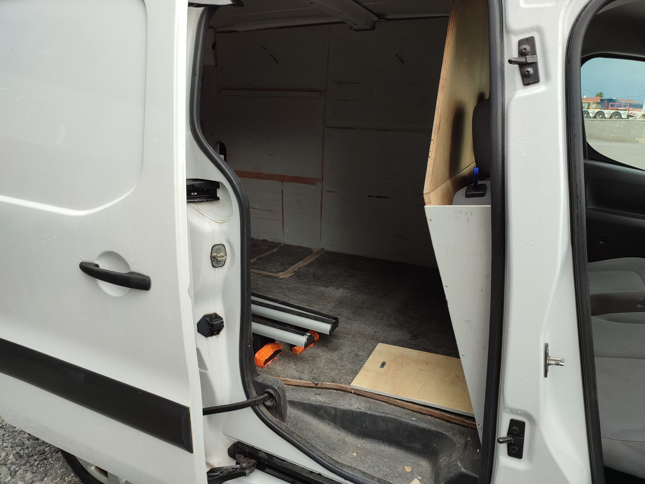 PEUGEOT PARTNER L2 1.6HDI 90CH PACK NAV