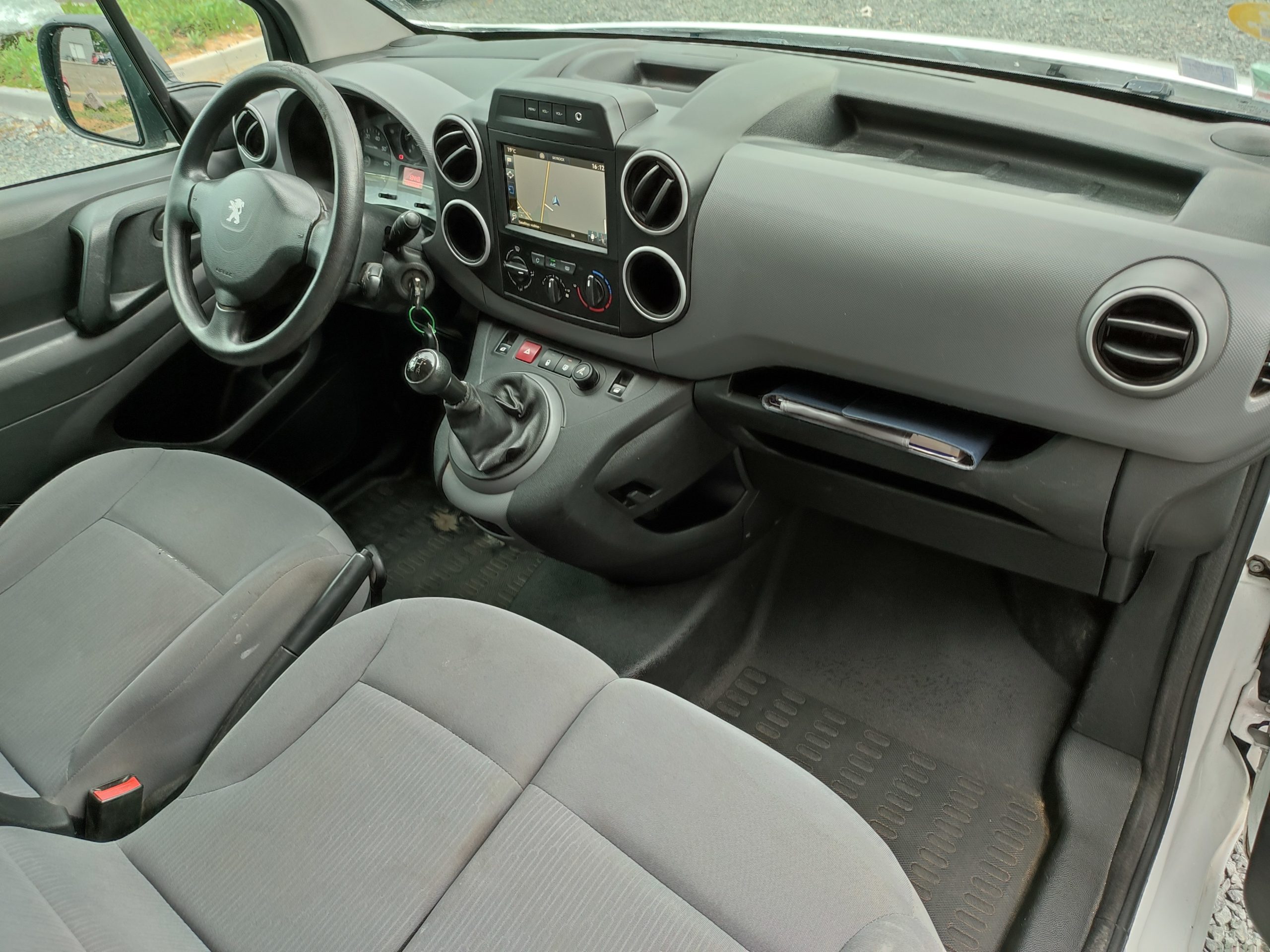 PEUGEOT PARTNER L2 1.6HDI 90CH PACK NAV