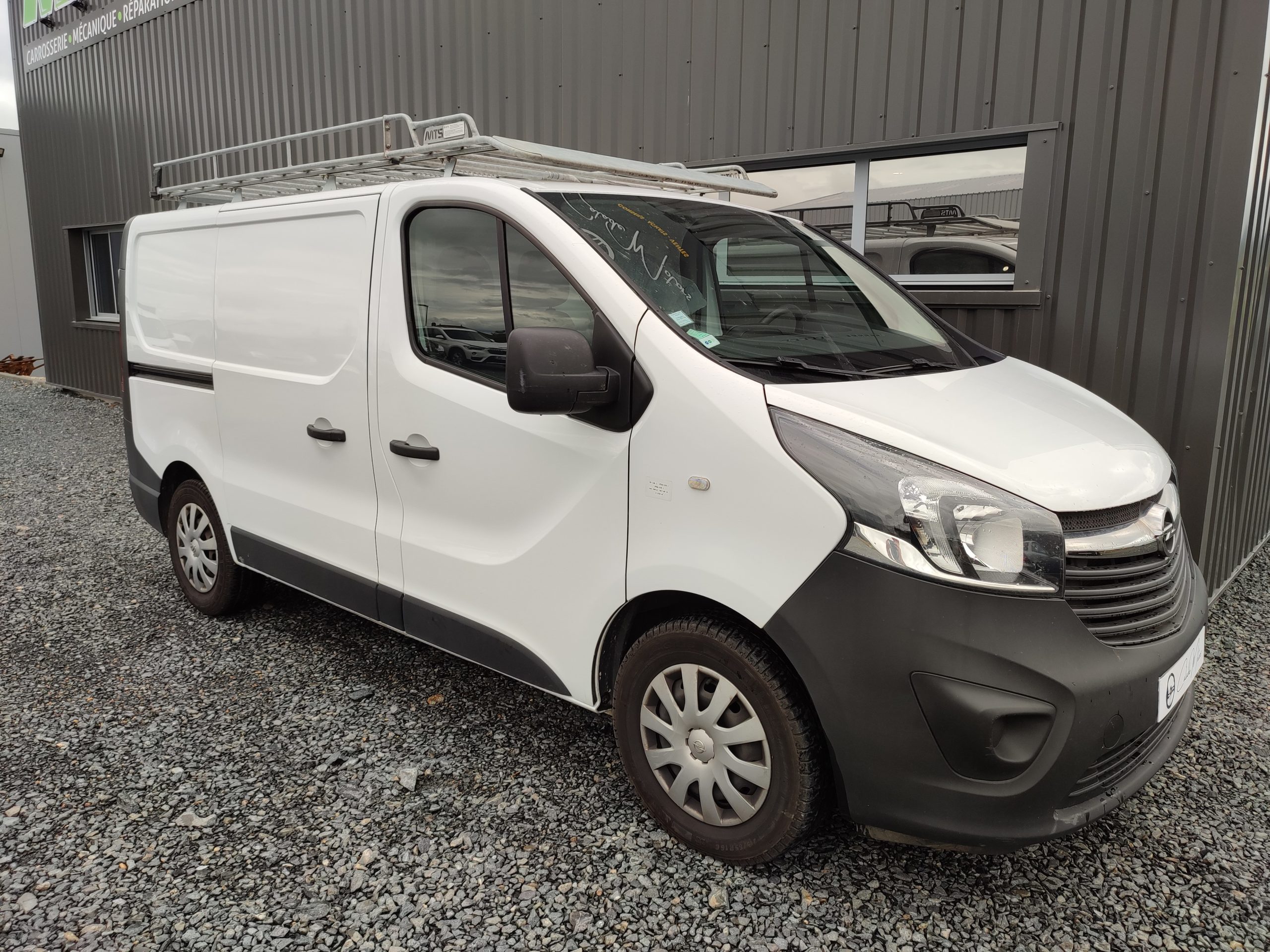 VIVARO L1H1 PACK CLIM + F2700 145CH BI-TURBO