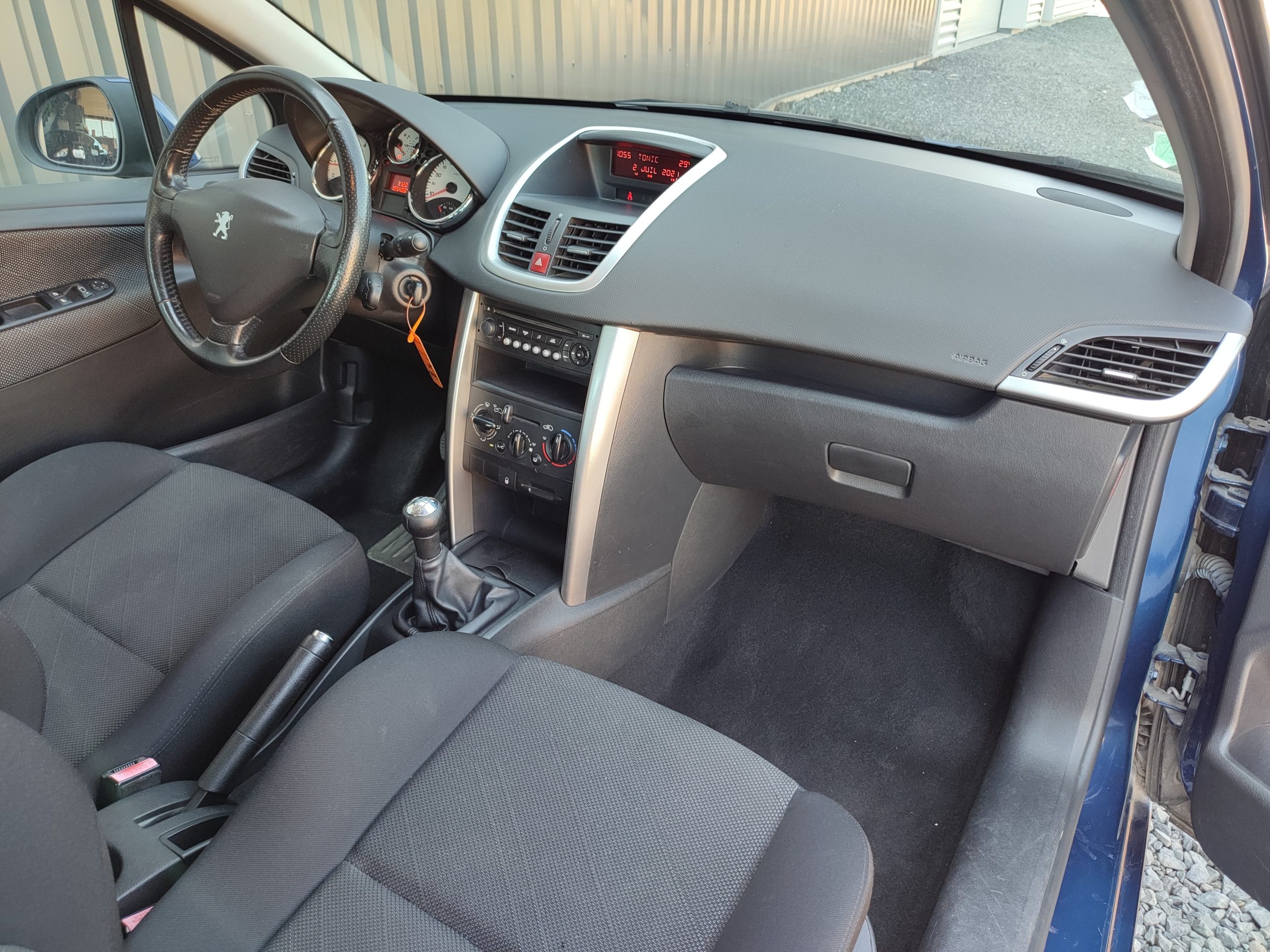 PEUGEOT 207 1.4 VTI 95CH PREMIUM 3P