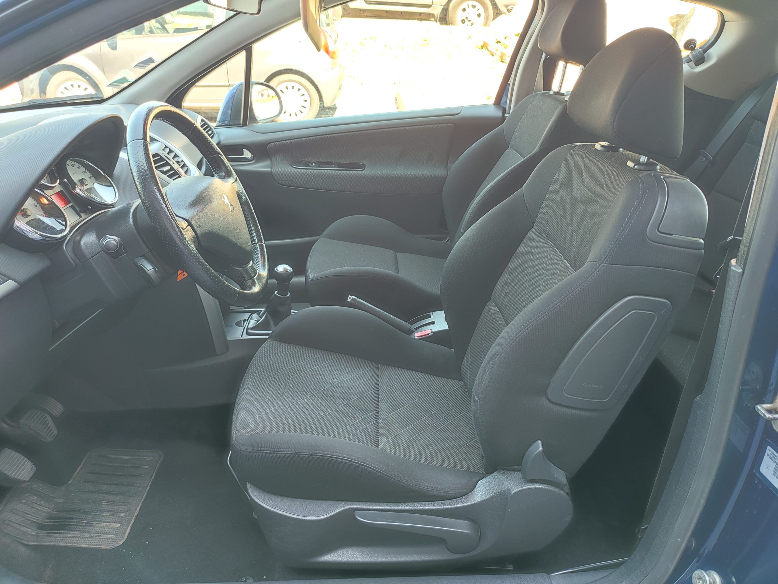 PEUGEOT 207 1.4 VTI 95CH PREMIUM 3P