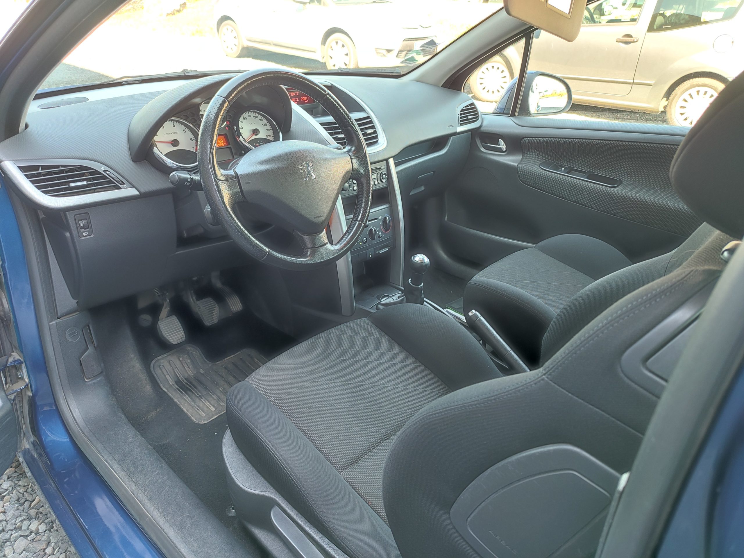 PEUGEOT 207 1.4 VTI 95CH PREMIUM 3P