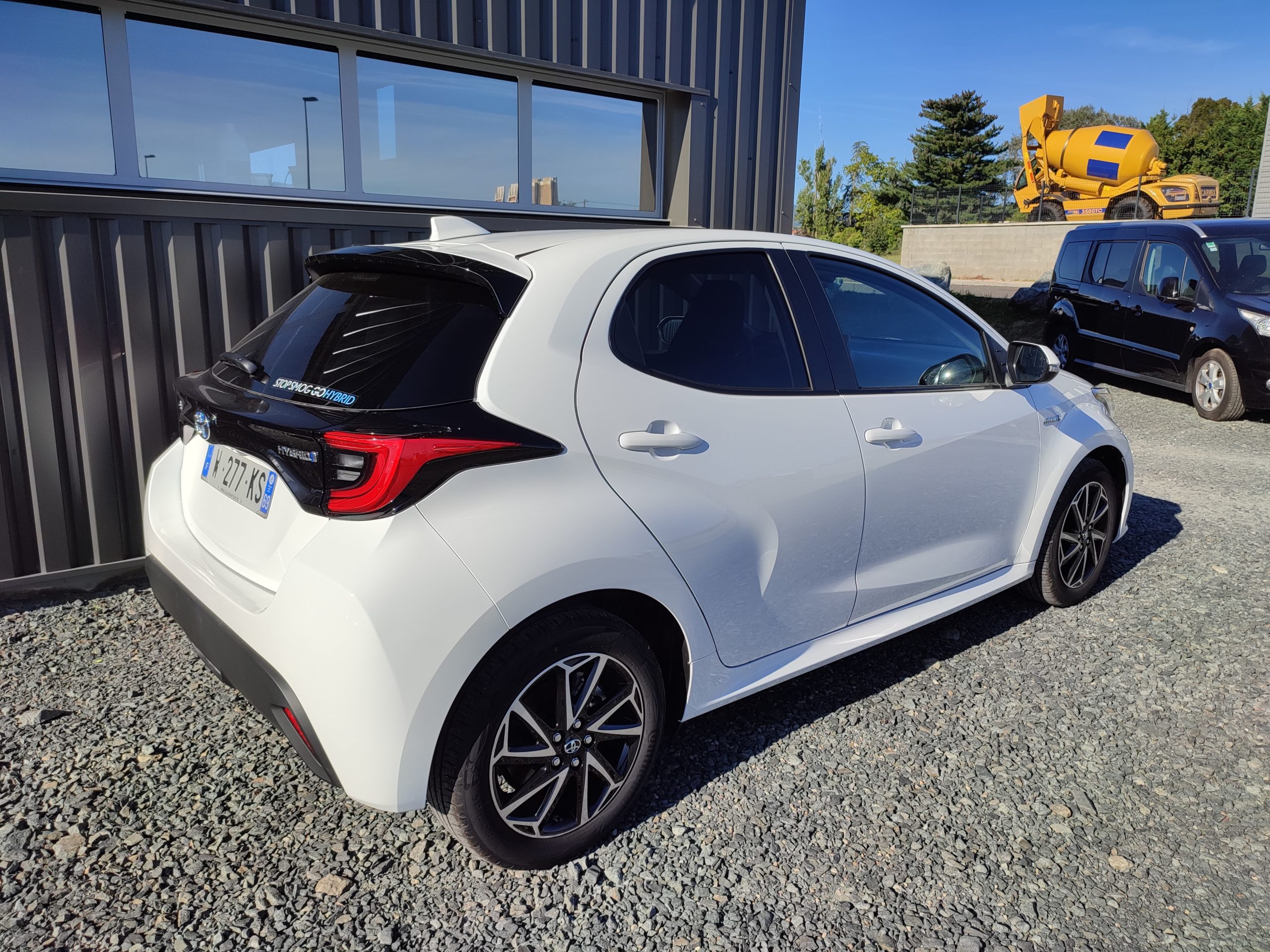 TOYOTA YARIS HYBRIDE 100H DESIGN