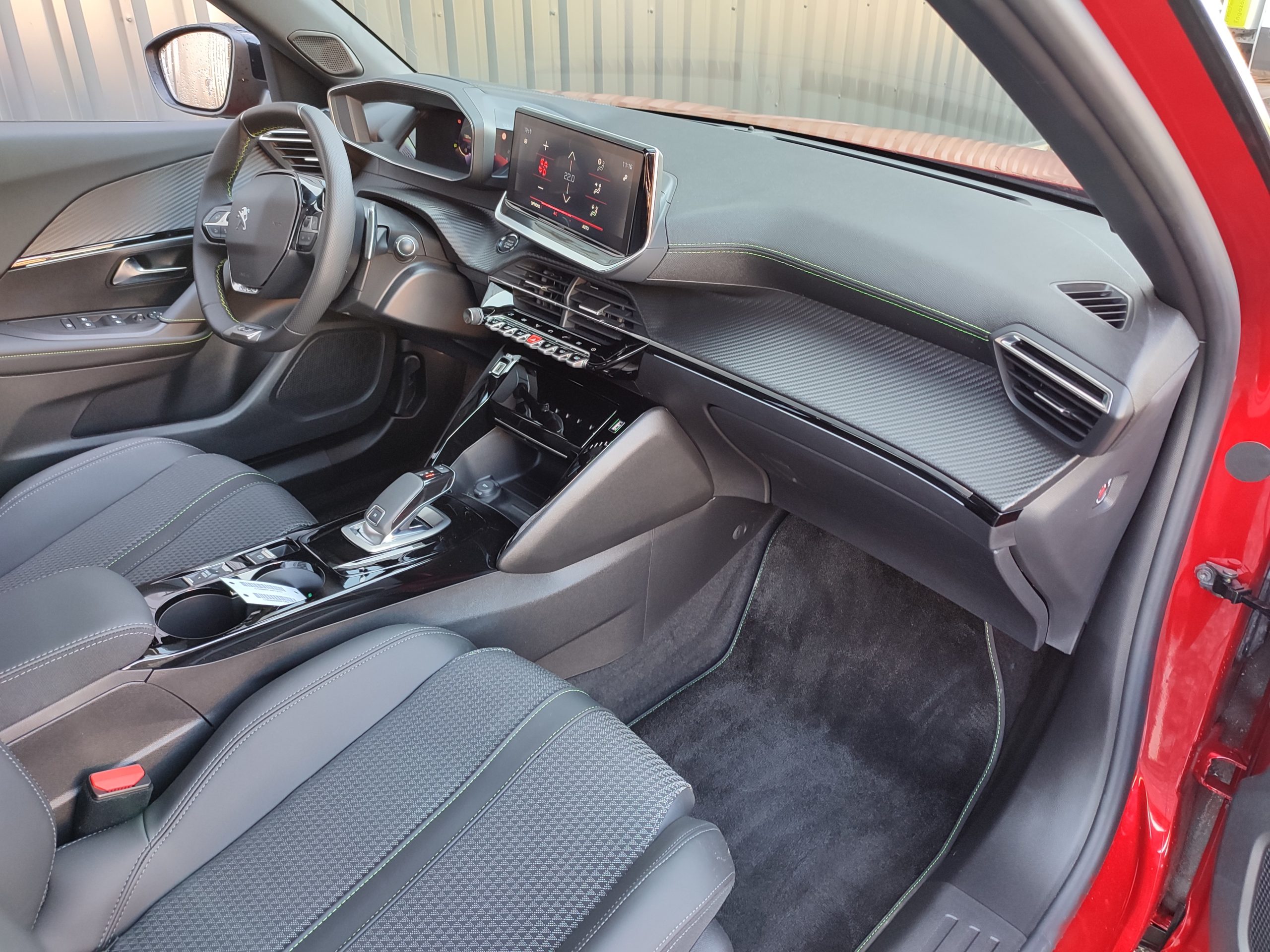 PEUGEOT 2008 GT LINE 1.2 PURETECH 130 CH EAT8