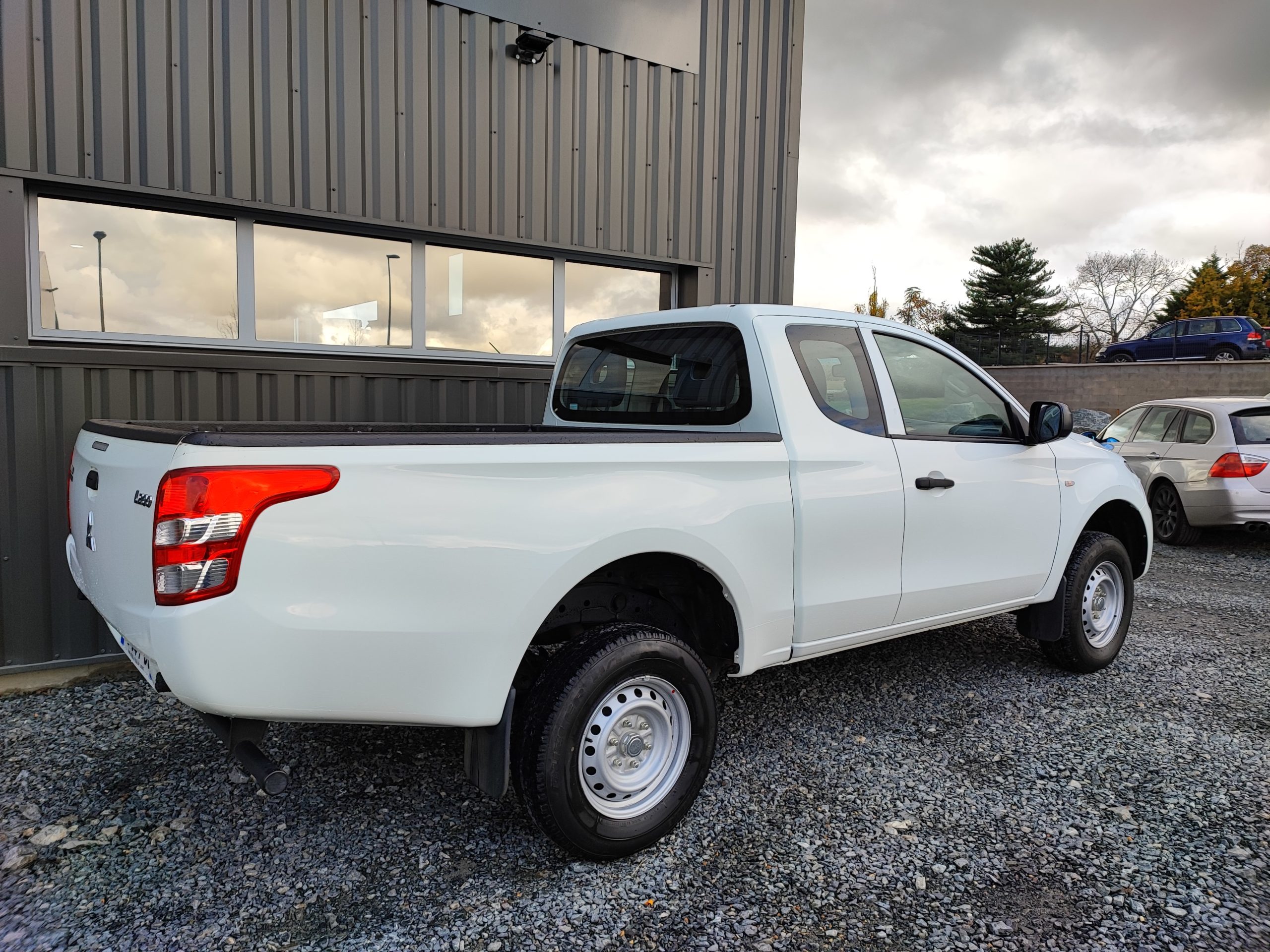 MITSUBISHI L200 CLUB CABINE 2.4DI-D 154 INFORM CLIM