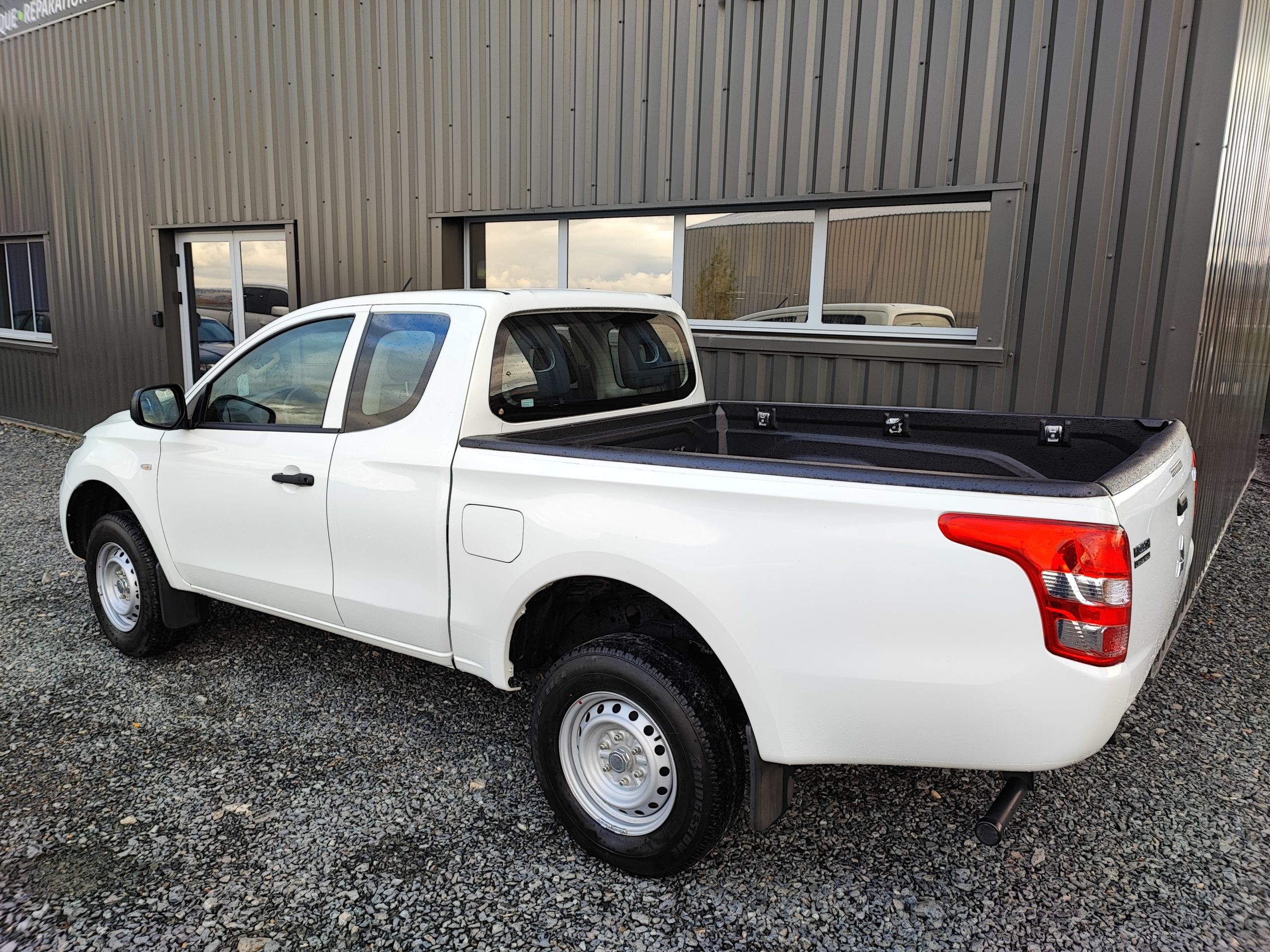 MITSUBISHI L200 CLUB CABINE 2.4DI-D 154 INFORM CLIM