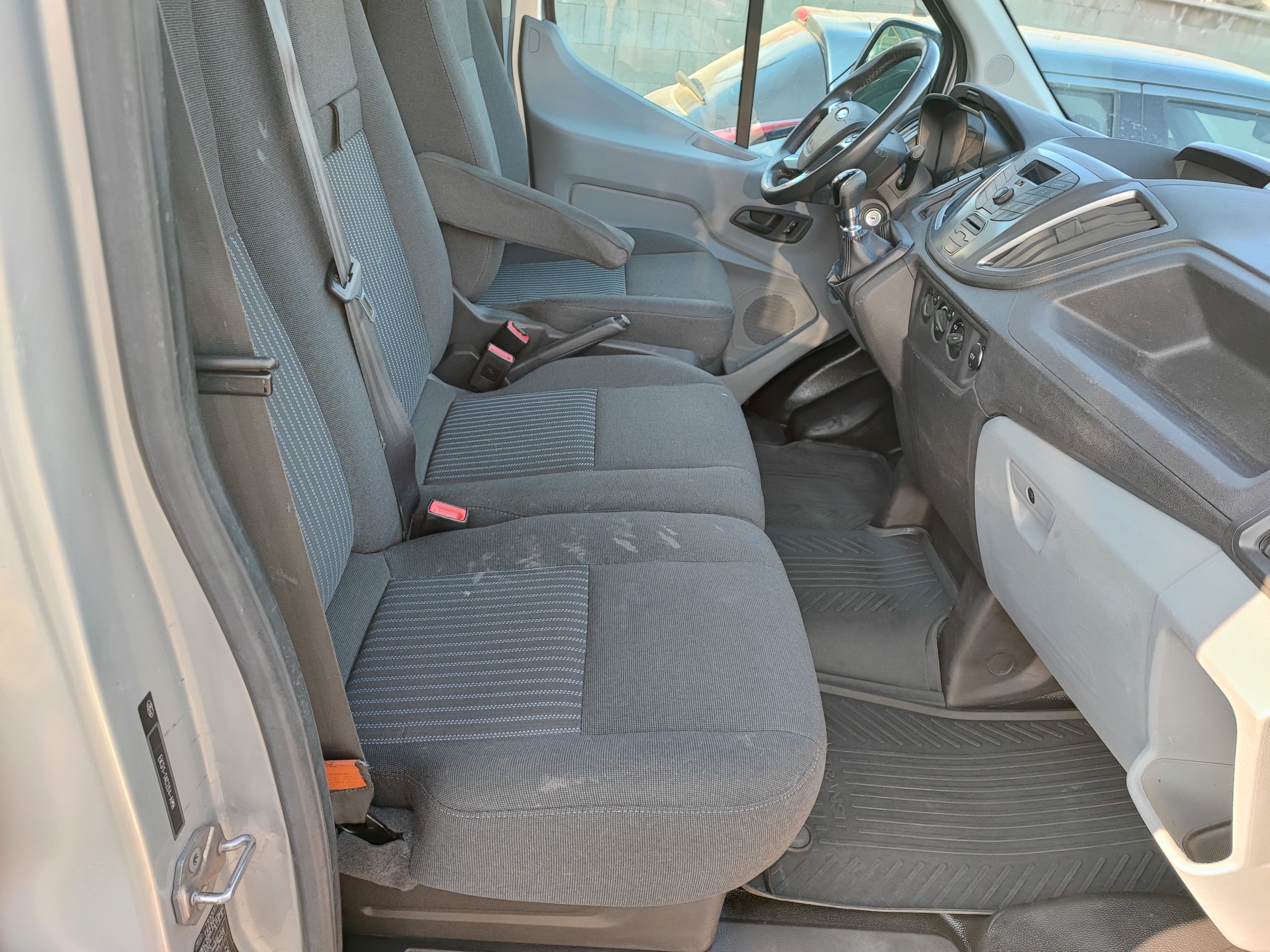 FORD TRANSIT FOURGON L2H2 2.2 TDCI 125CH TREND