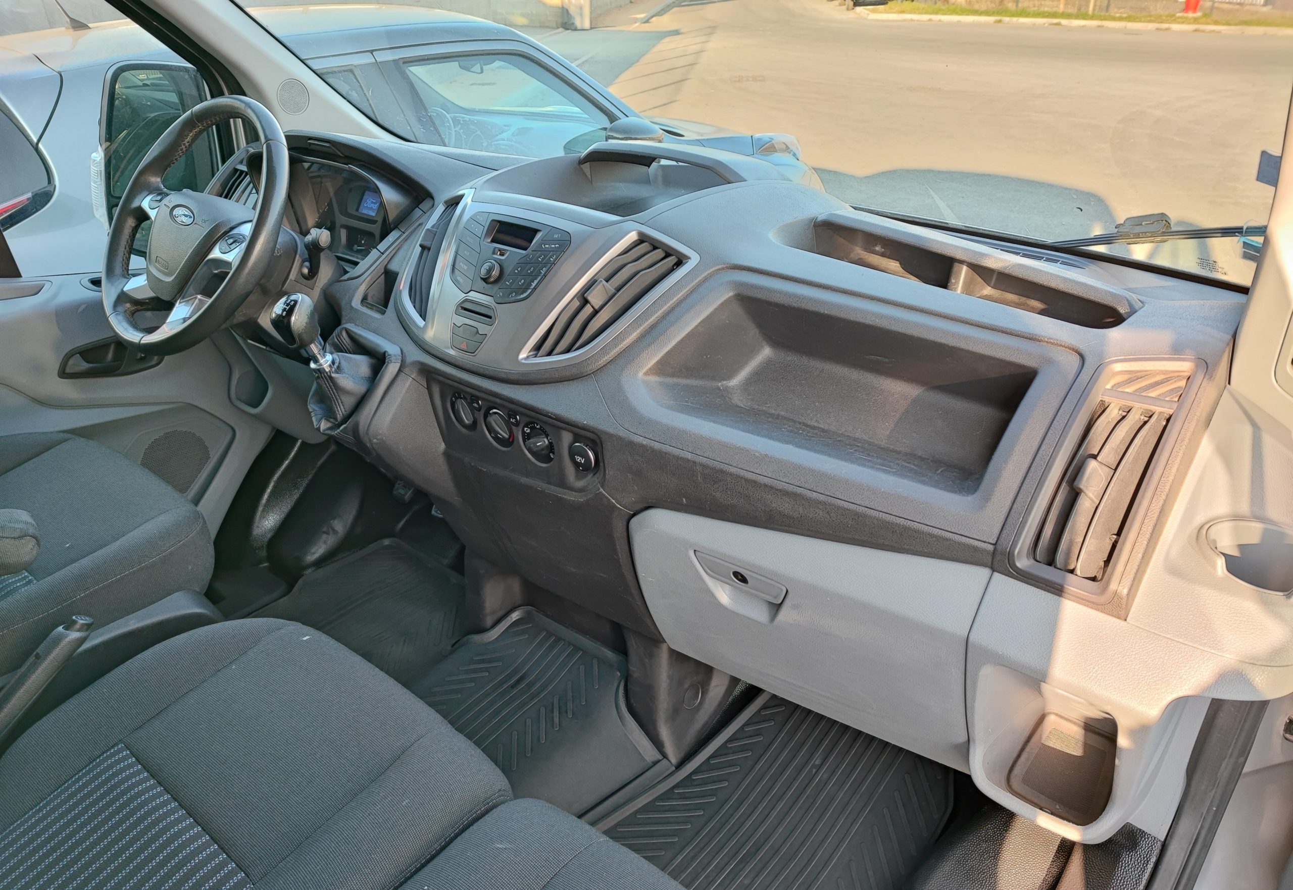 FORD TRANSIT FOURGON L2H2 2.2 TDCI 125CH TREND