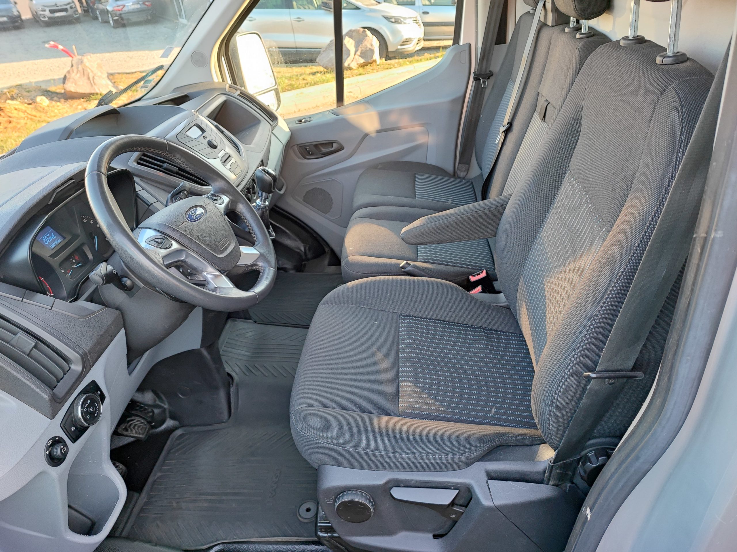 FORD TRANSIT FOURGON L2H2 2.2 TDCI 125CH TREND