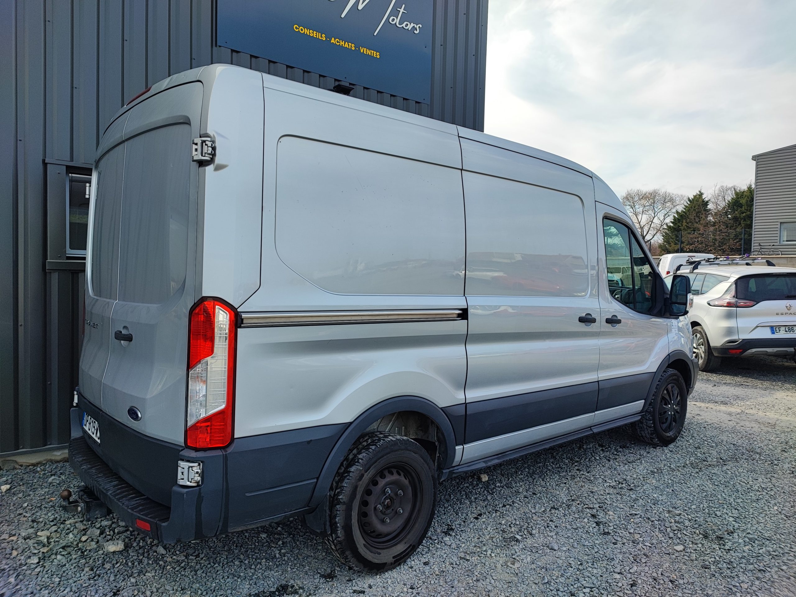 FORD TRANSIT FOURGON L2H2 2.2 TDCI 125CH TREND