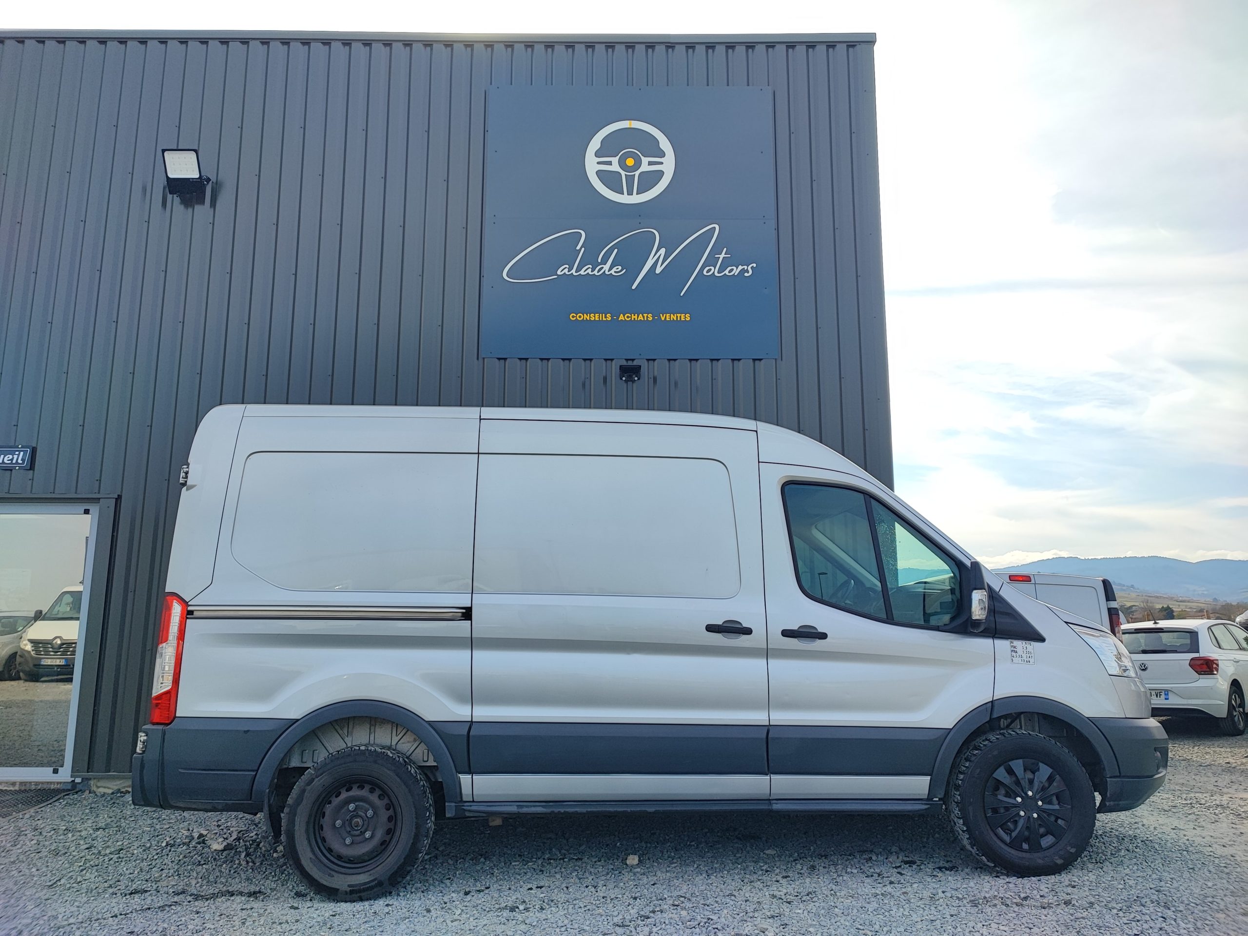 FORD TRANSIT FOURGON L2H2 2.2 TDCI 125CH TREND