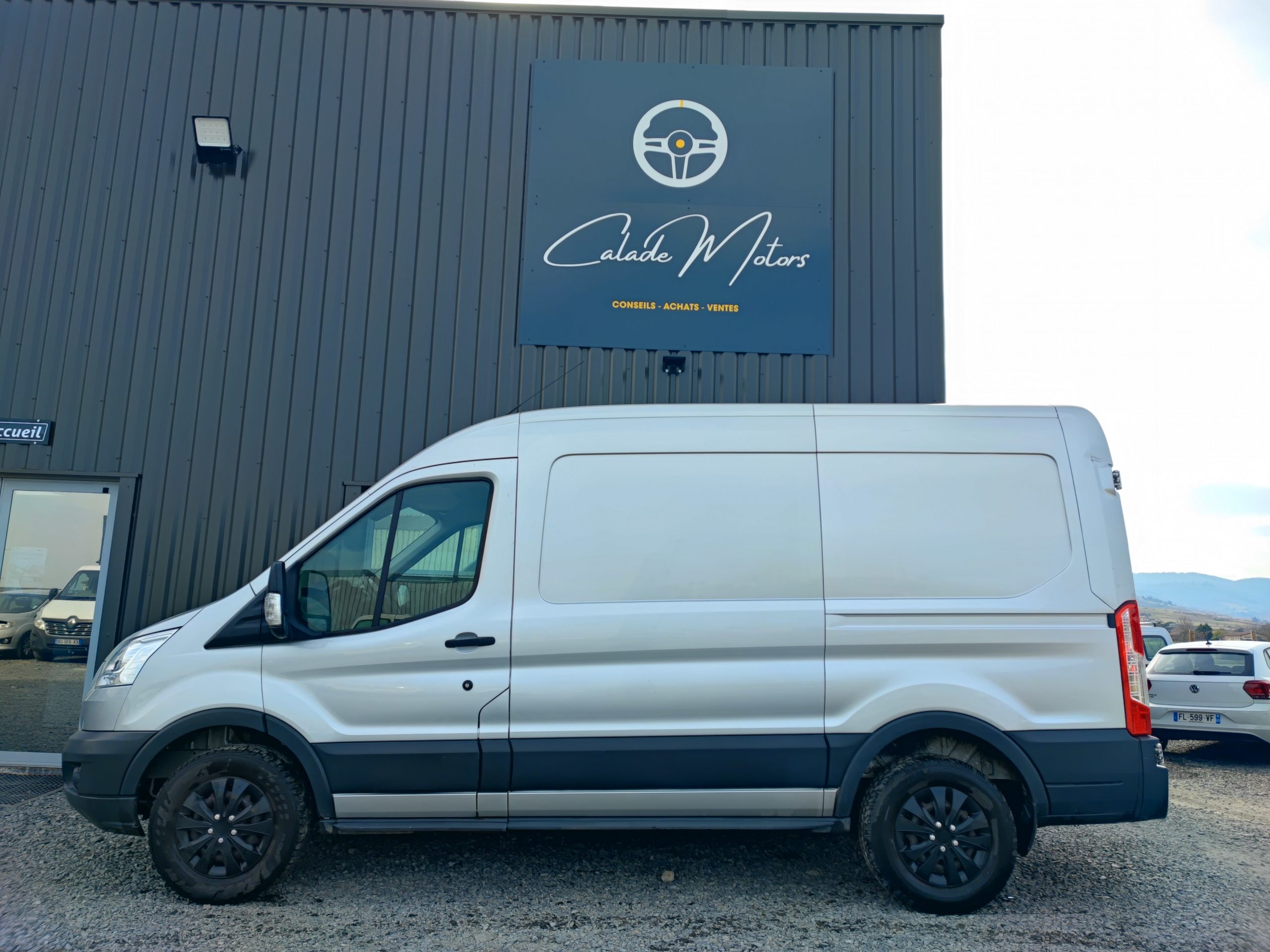 FORD TRANSIT FOURGON L2H2 2.2 TDCI 125CH TREND