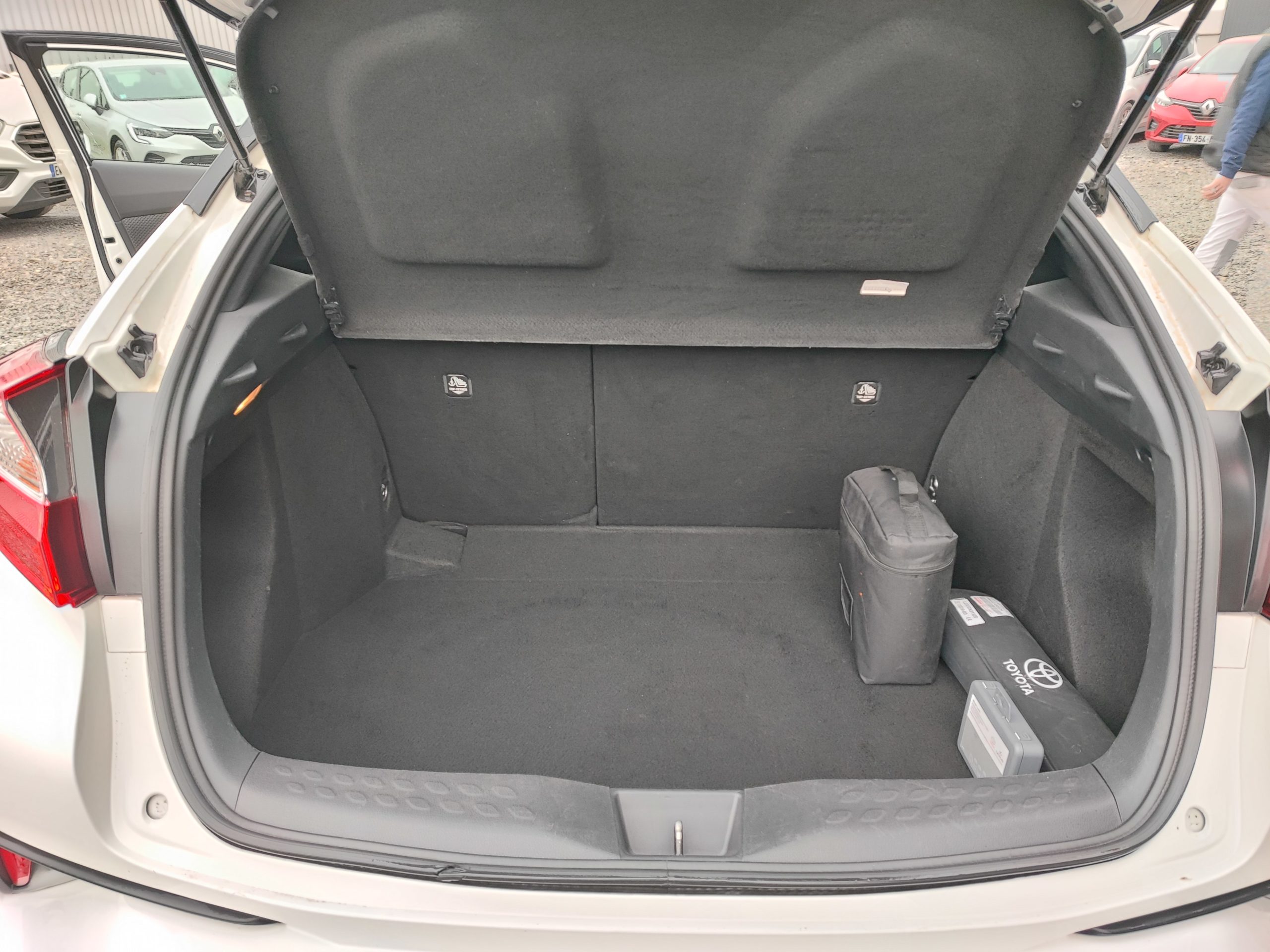 TOYOTA C-HR 1.8 HYBRIDE 122 DYNAMIC
