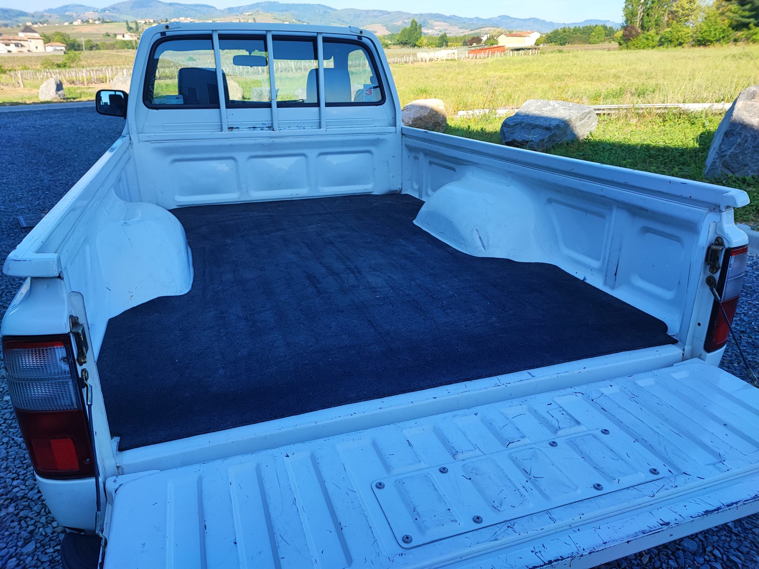 TOYOTA HILUX VI 90 D-4D SIMPLE CABINE 4×2