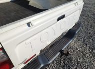 TOYOTA HILUX VI 90 D-4D SIMPLE CABINE 4×2