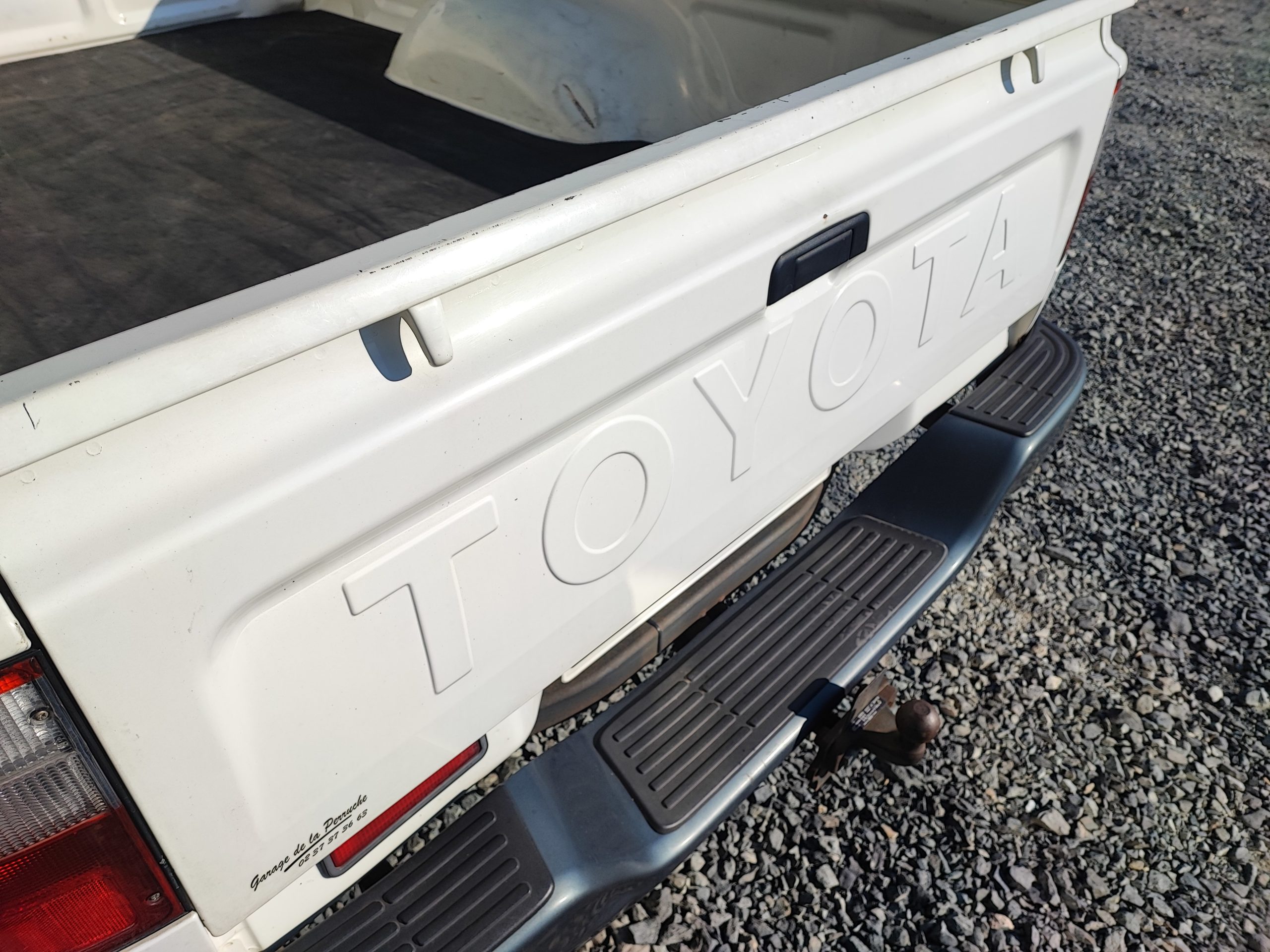 TOYOTA HILUX VI 90 D-4D SIMPLE CABINE 4×2