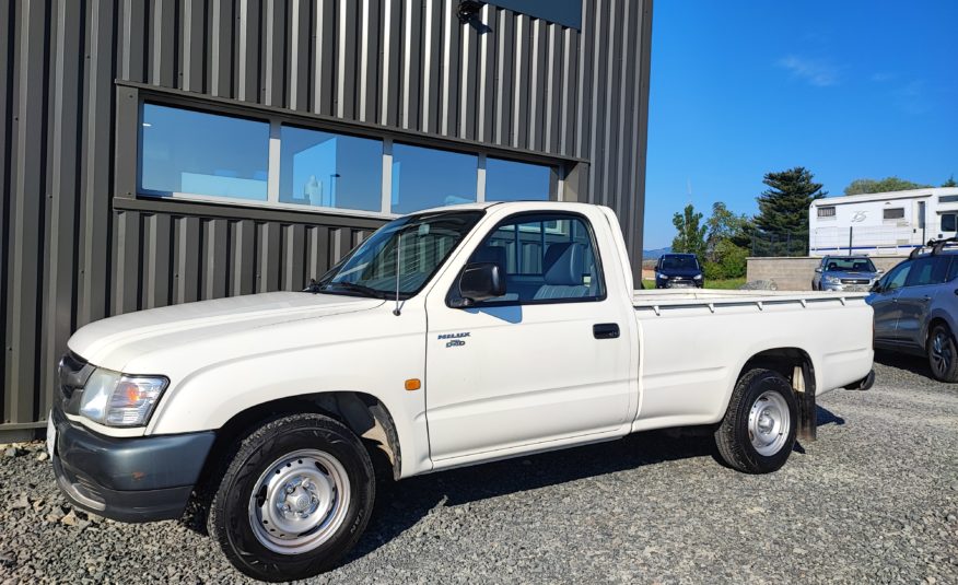 TOYOTA HILUX VI 90 D-4D SIMPLE CABINE 4×2