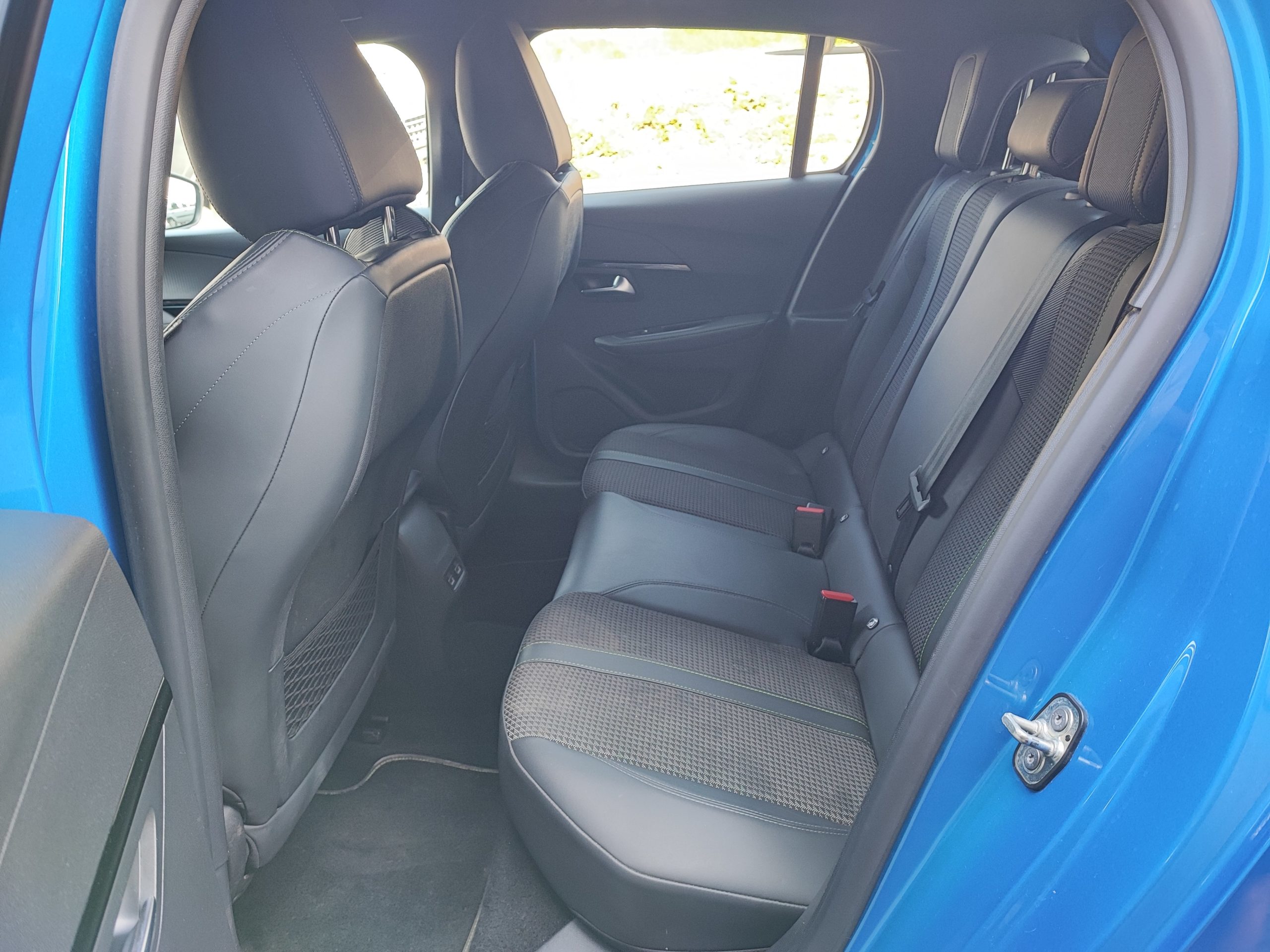 PEUGEOT 208 II 1.2 PURETECH 100 S&S GT LINE