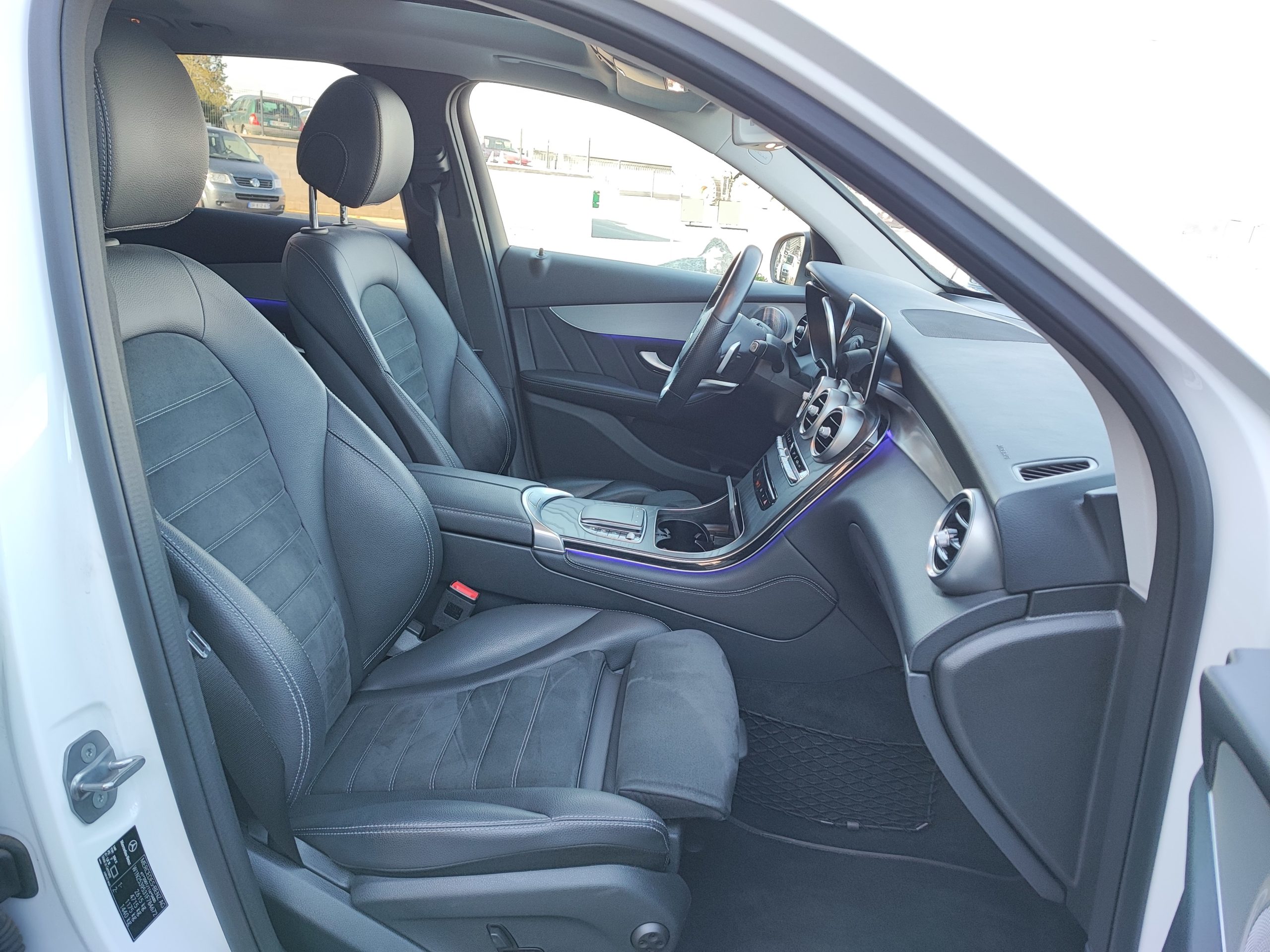 MERCEDES GLC (2) 300 E 4MATIC AMG LINE 9G-TRONIC
