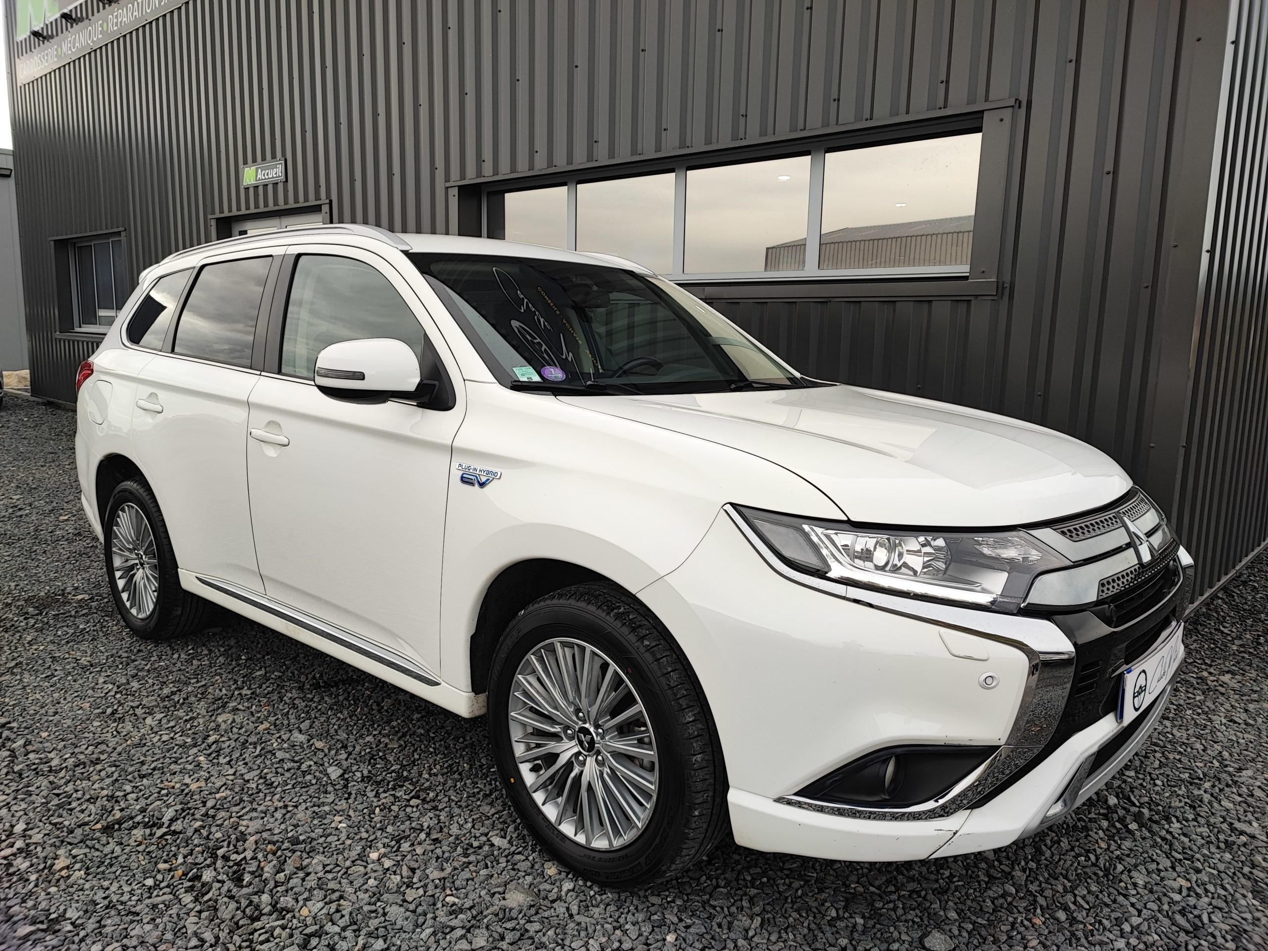 MITSUBISHI OUTLANDER III (2) PHEV TWIN MOTOR 4WD INTENSE MY19