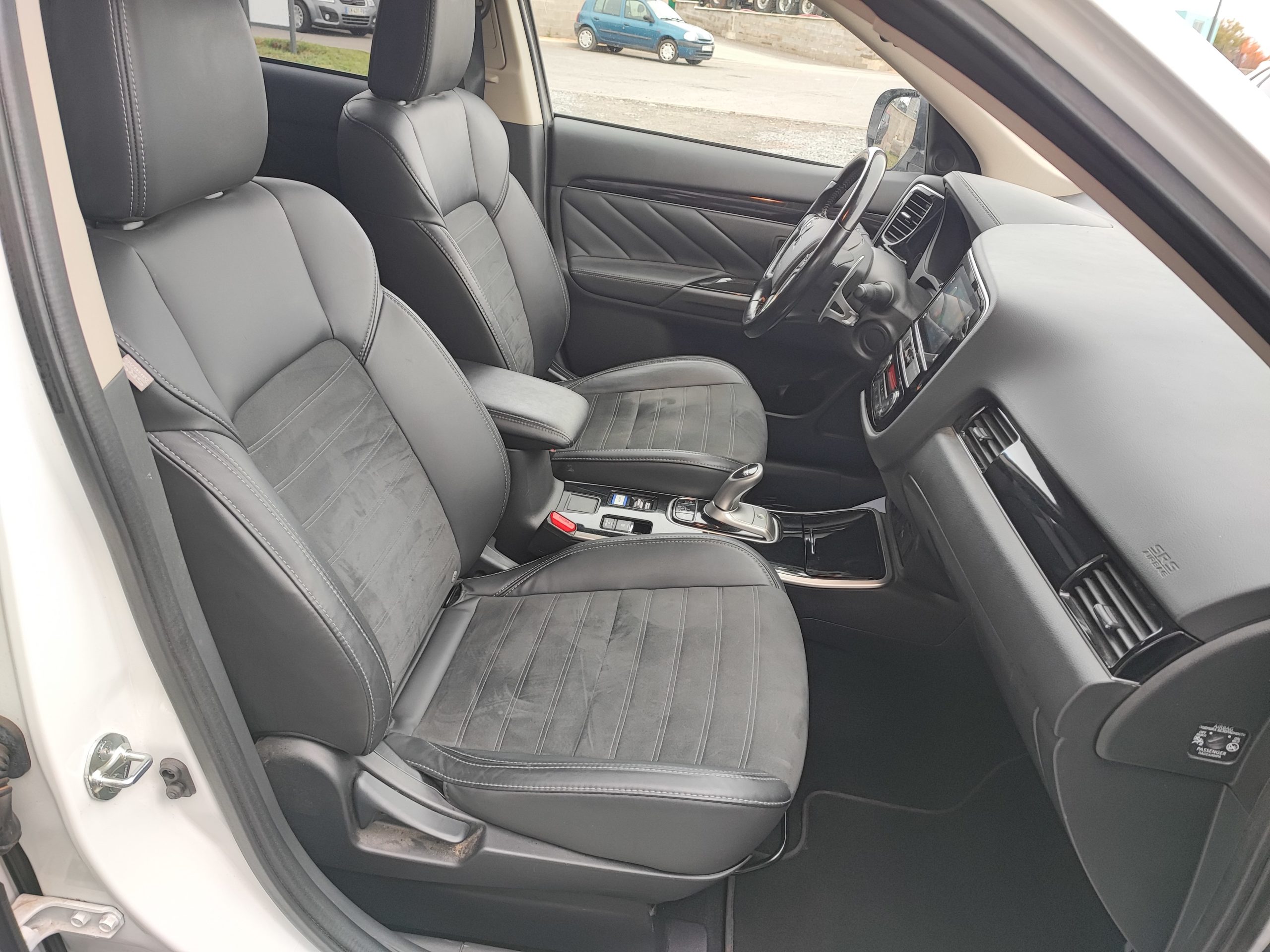 MITSUBISHI OUTLANDER III (2) PHEV TWIN MOTOR 4WD INTENSE MY19