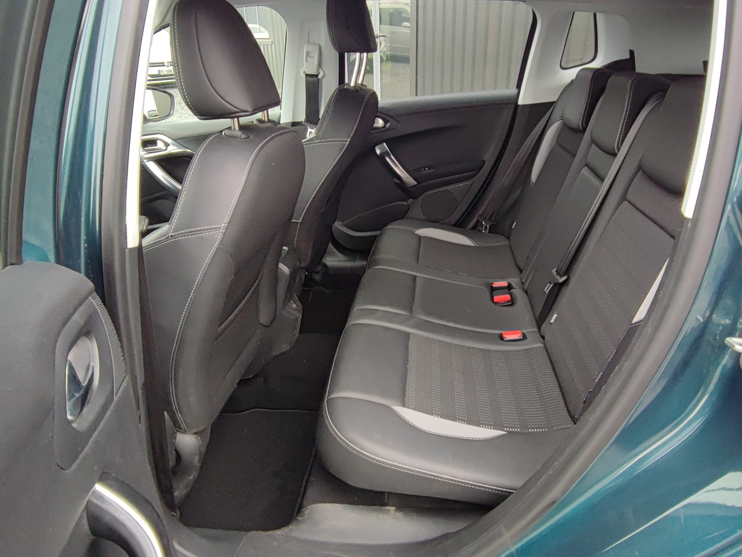 PEUGEOT 2008 (2) 1.2 PURETECH 110 S&S ALLURE EAT6