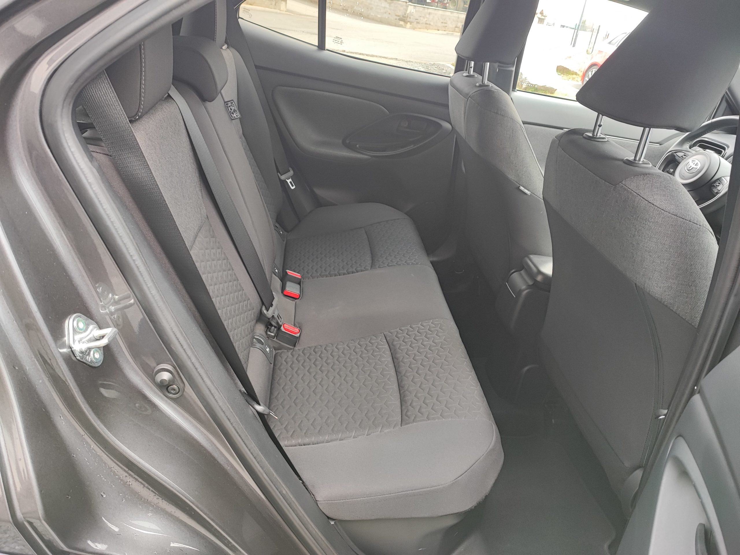 TOYOTA YARIS CROSS 1.5 HYBRIDE 116H AWD-I DESIGN PACK CARGO