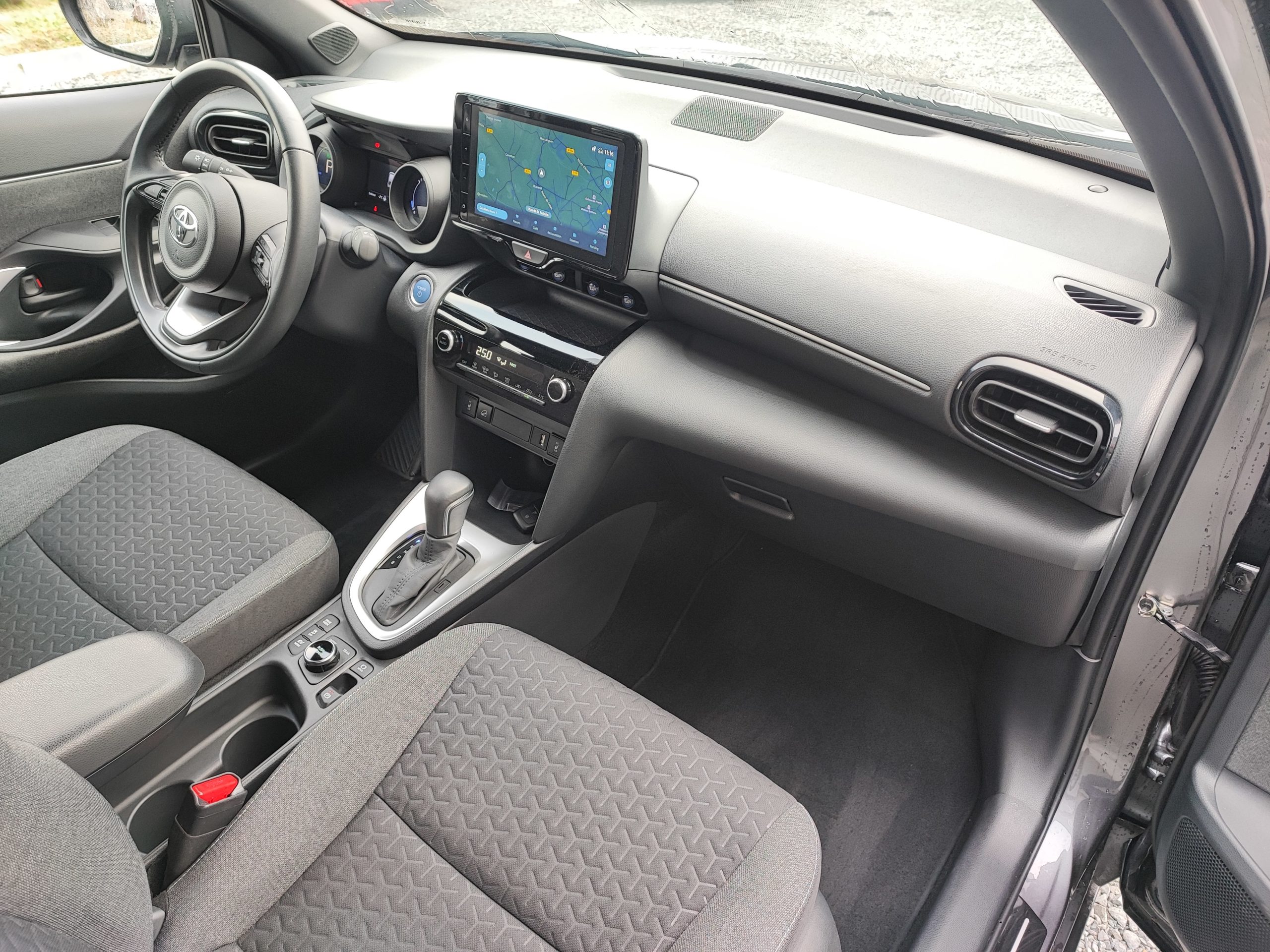 TOYOTA YARIS CROSS 1.5 HYBRIDE 116H AWD-I DESIGN PACK CARGO