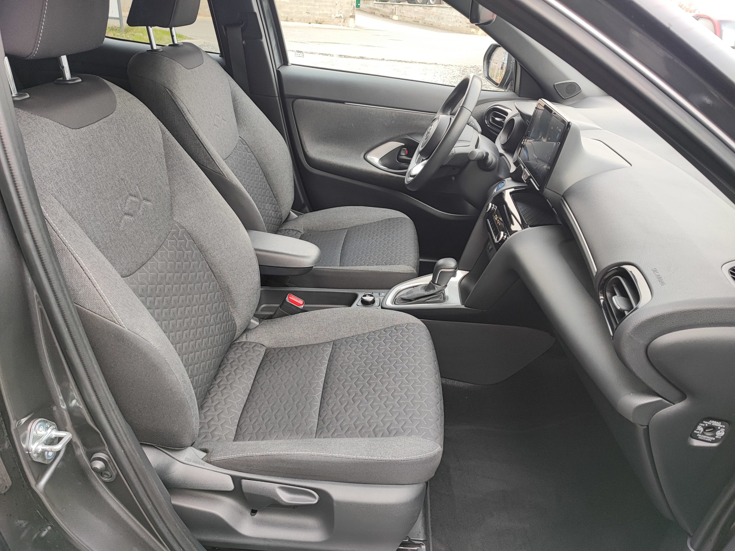 TOYOTA YARIS CROSS 1.5 HYBRIDE 116H AWD-I DESIGN PACK CARGO