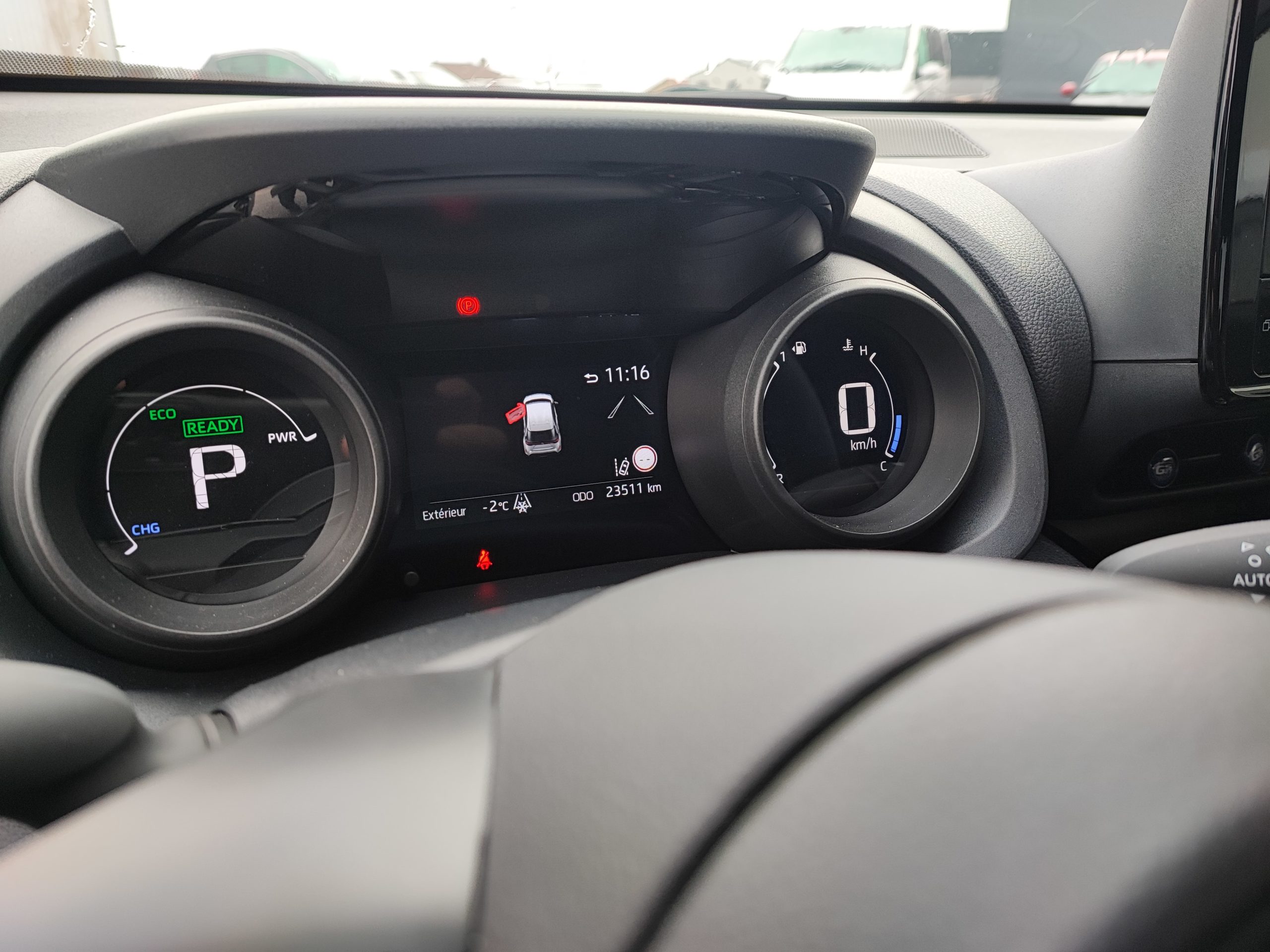 TOYOTA YARIS CROSS 1.5 HYBRIDE 116H AWD-I DESIGN PACK CARGO