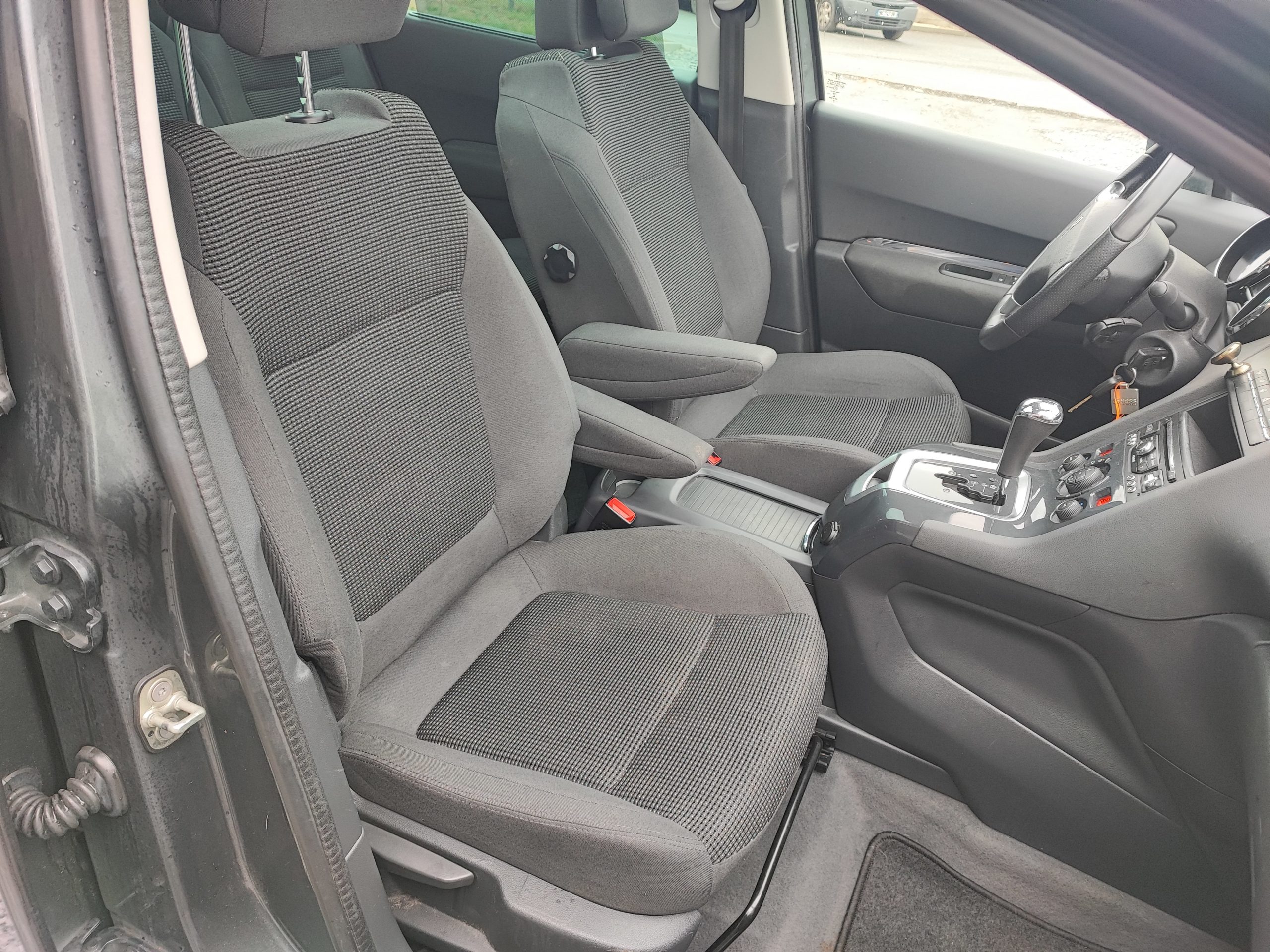 PEUGEOT 5008 1.6 BlueHDi 120ch ALLURE S&S EAT6 7places