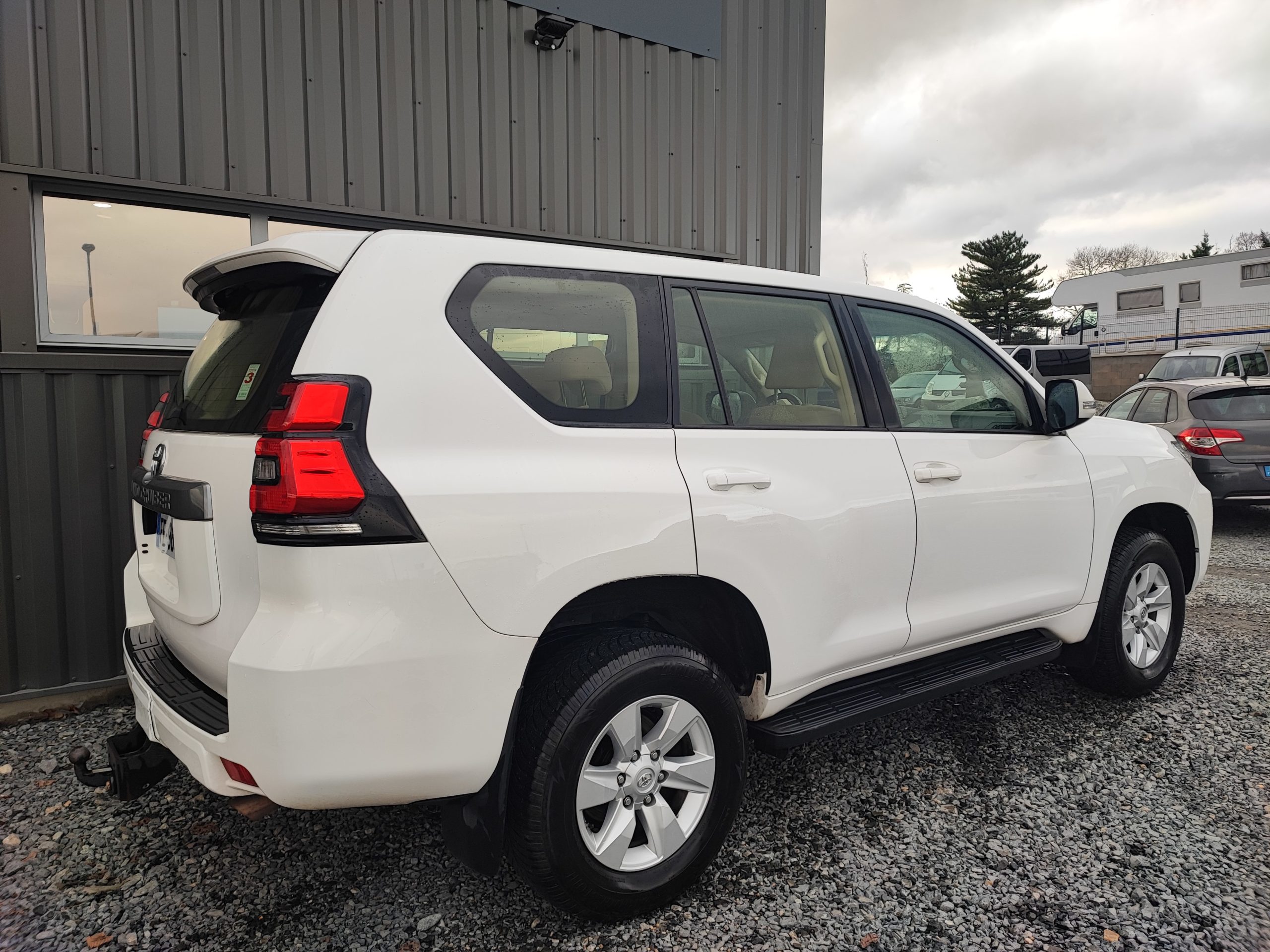 TOYOTA LAND CRUISER (KDJ150) 177 D-4D LIFE BVA 5P