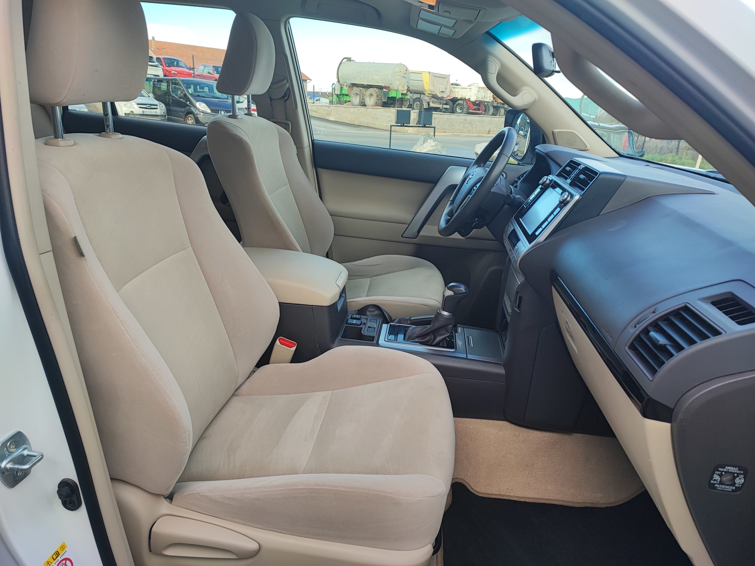 TOYOTA LAND CRUISER (KDJ150) 177 D-4D LIFE BVA 5P