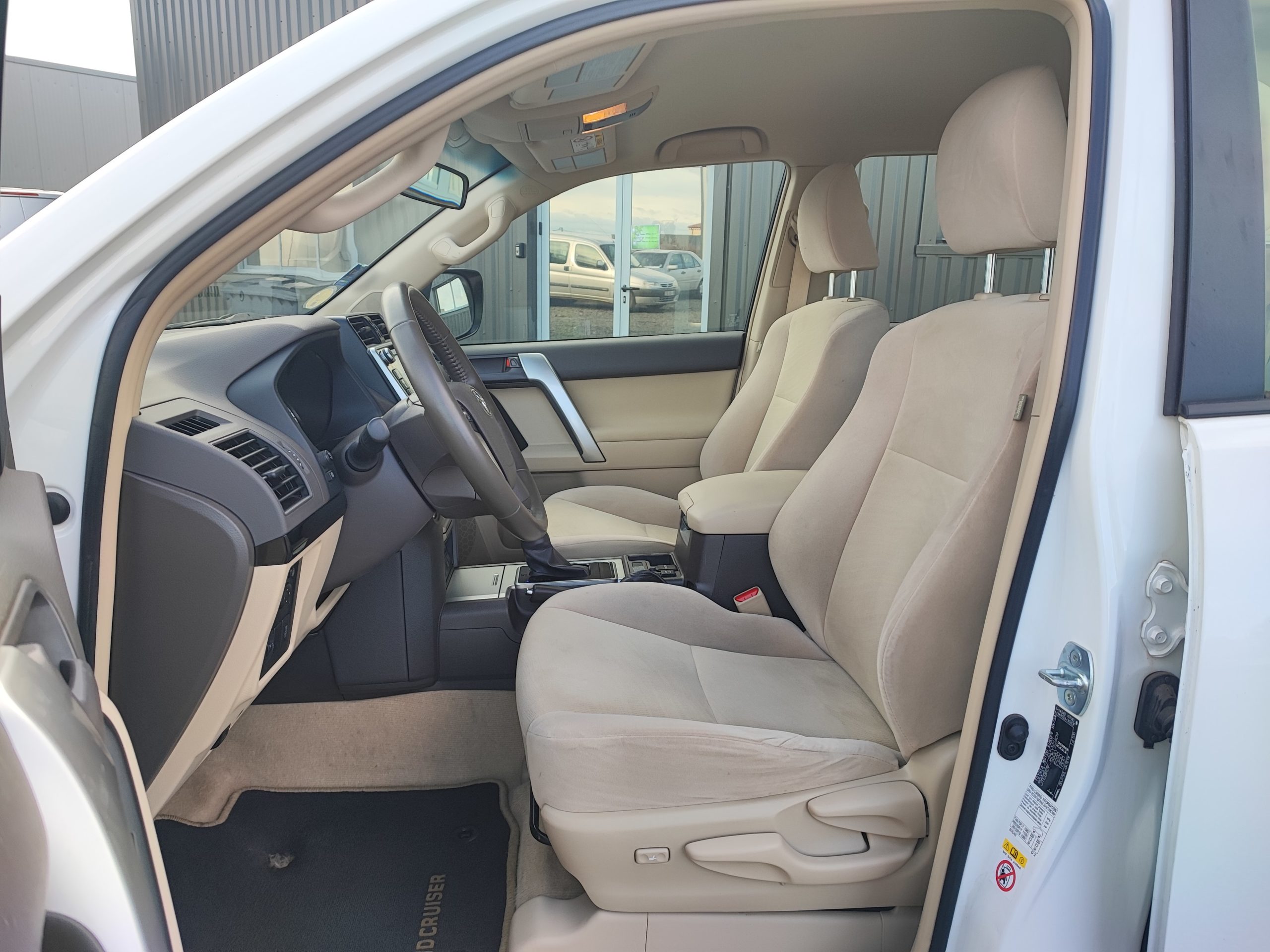 TOYOTA LAND CRUISER (KDJ150) 177 D-4D LIFE BVA 5P