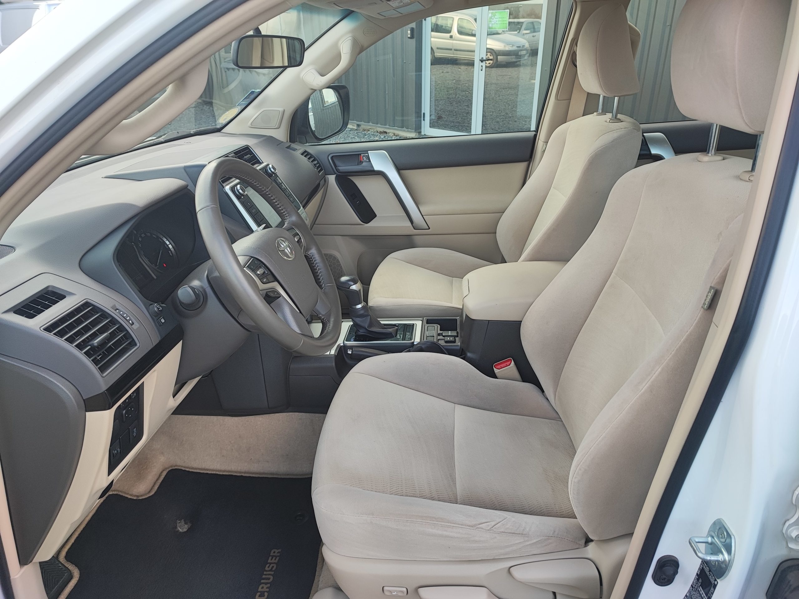 TOYOTA LAND CRUISER (KDJ150) 177 D-4D LIFE BVA 5P