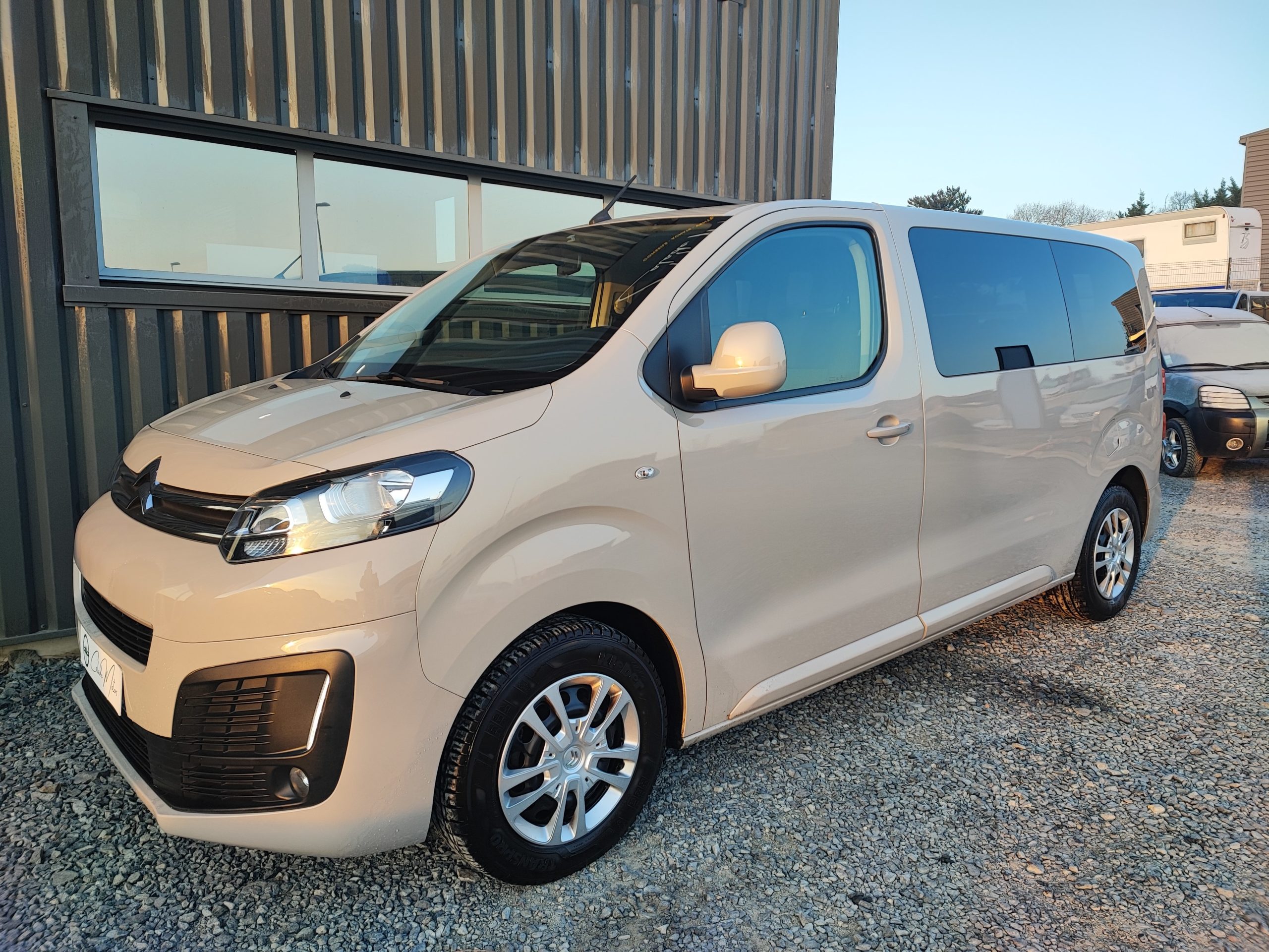 CITROËN SPACETOURER III TAILLE M BLUEHDI 115 S&S BUSINESS BV6 9 PLACES