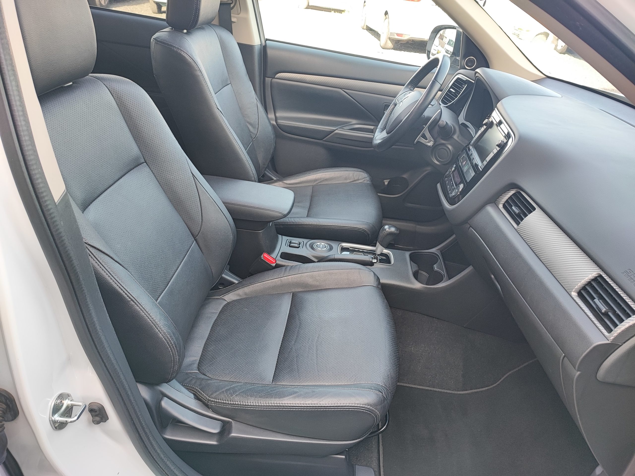 MITSUBISHI OUTLANDER II 2.2 DI-D 150ch INSTYLE 4WD BVA 7 places