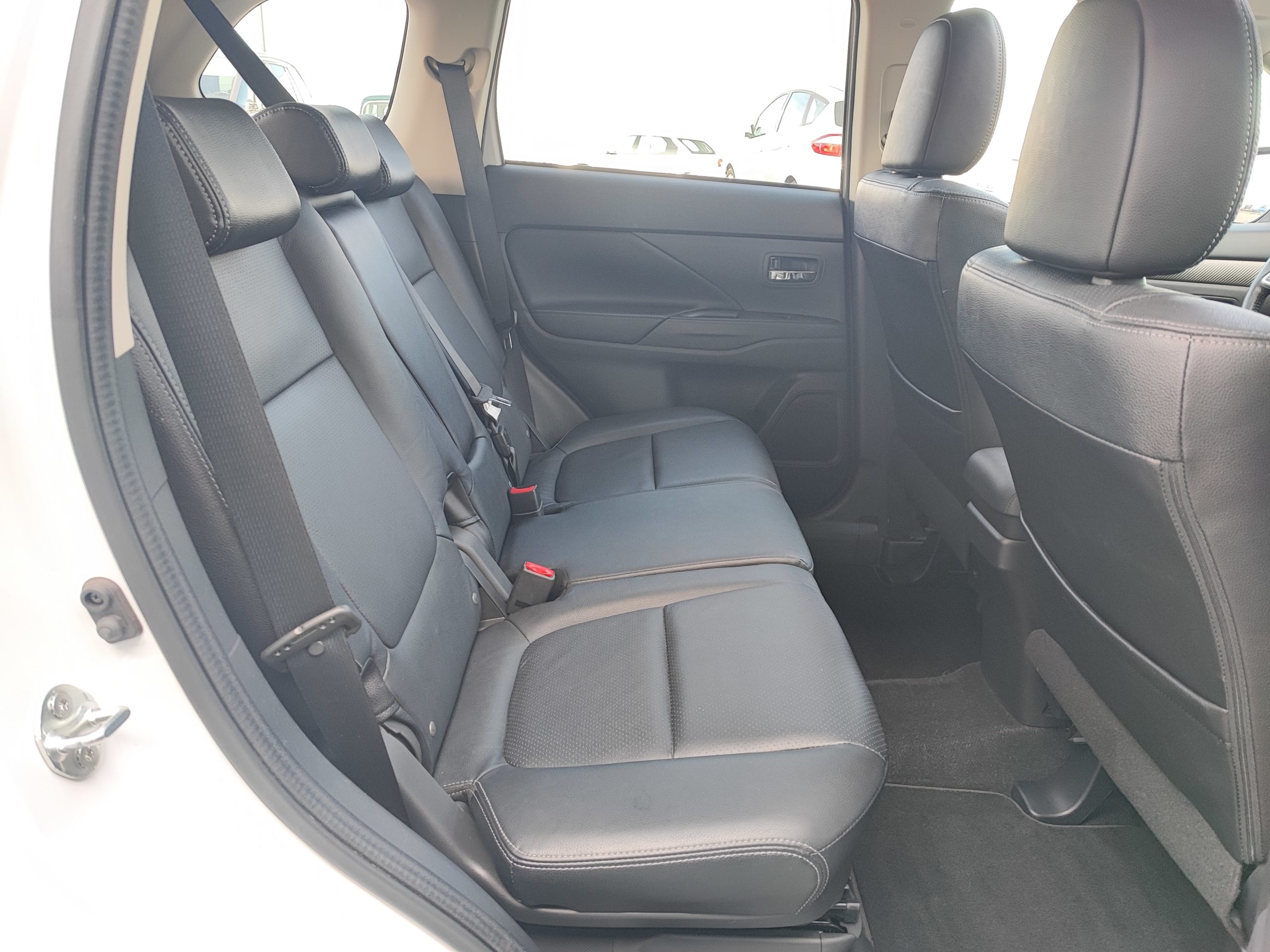 MITSUBISHI OUTLANDER II 2.2 DI-D 150ch INSTYLE 4WD BVA 7 places