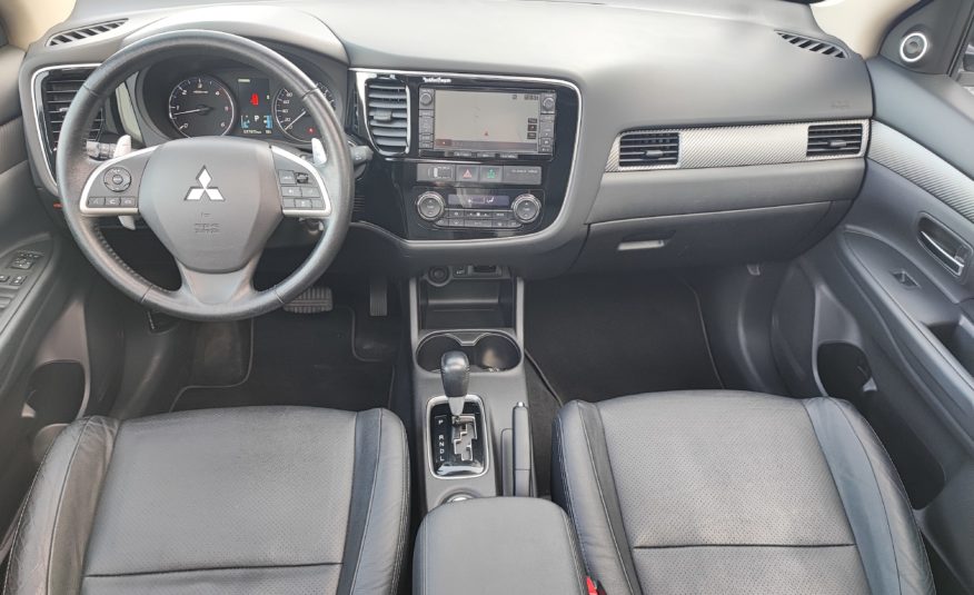 MITSUBISHI OUTLANDER II 2.2 DI-D 150ch INSTYLE 4WD BVA 7 places