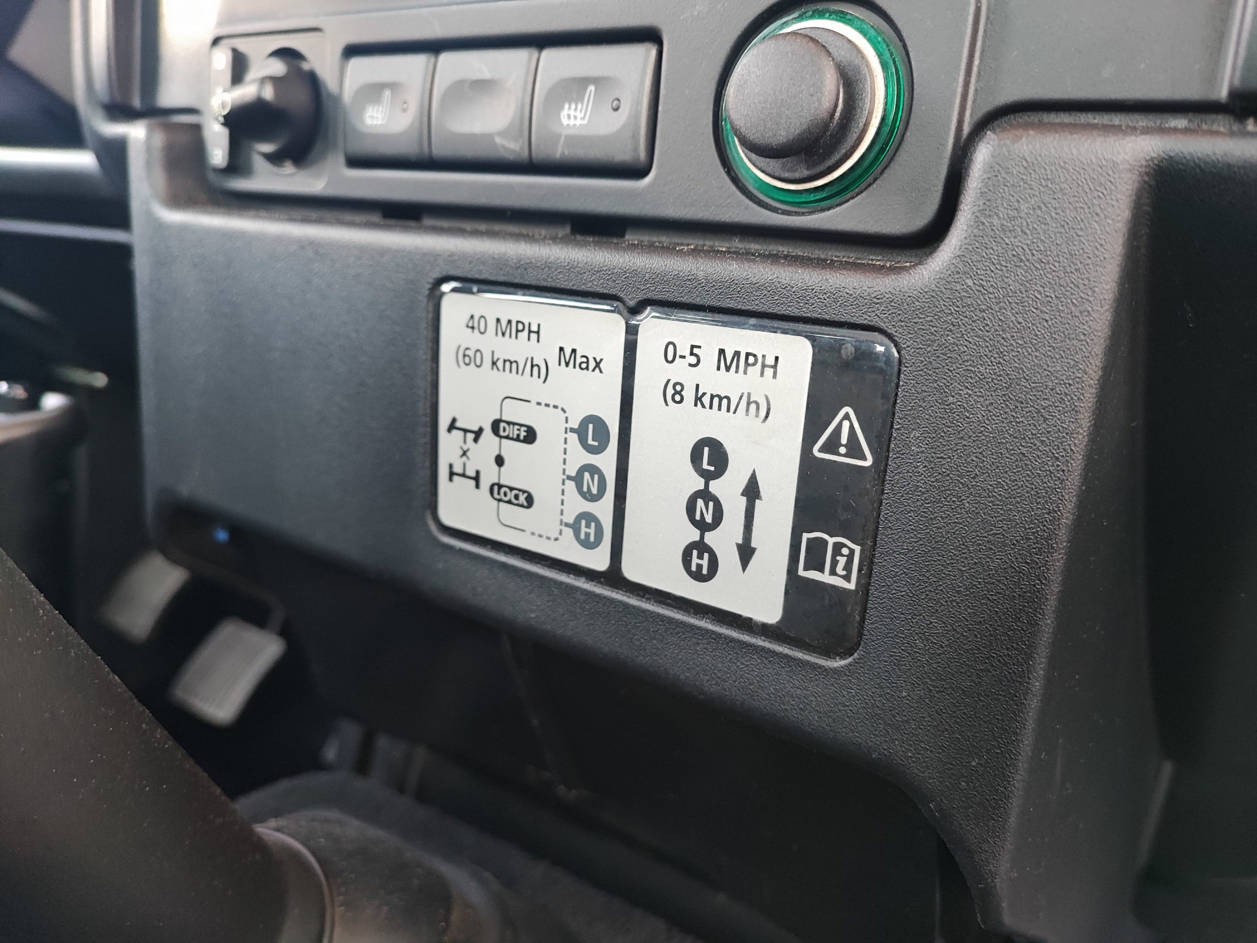 LAND ROVER DEFENDER HT 90 SE 2.2L Mark VI