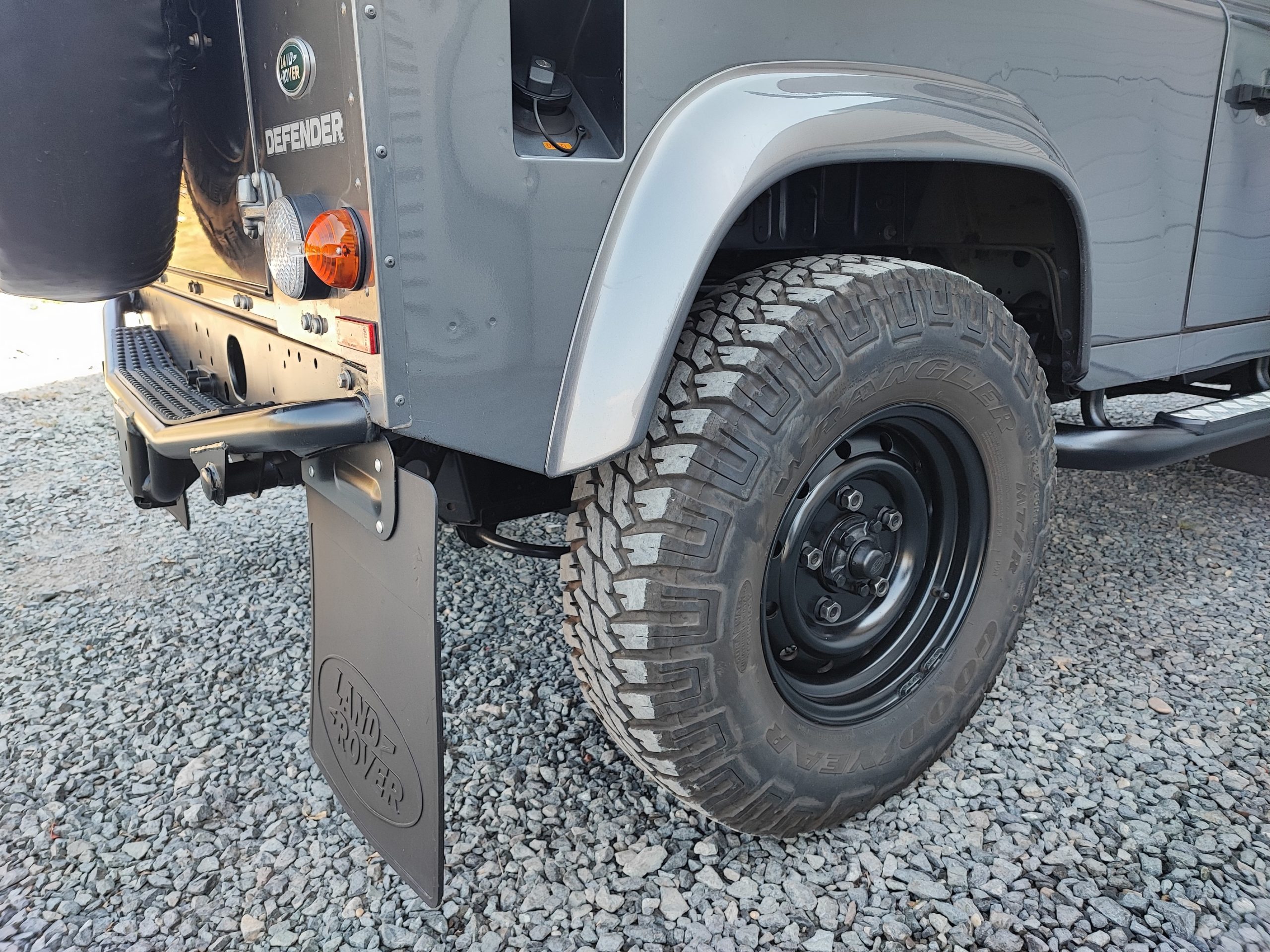 LAND ROVER DEFENDER HT 90 SE 2.2L Mark VI