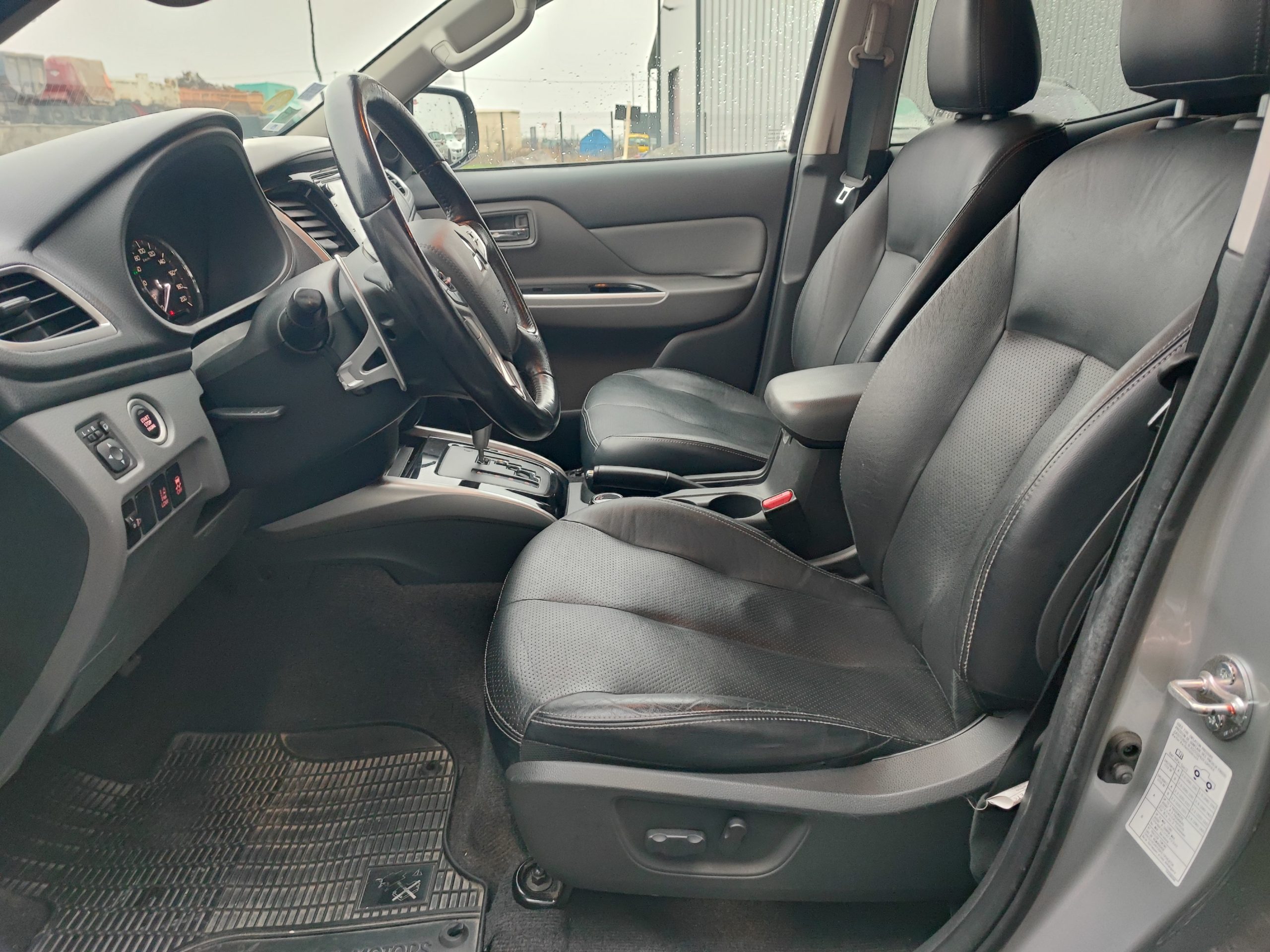 MITSUBISHI L200 III DOUBLE CABINE 2.4DI-D 181 INSTYLE BVA