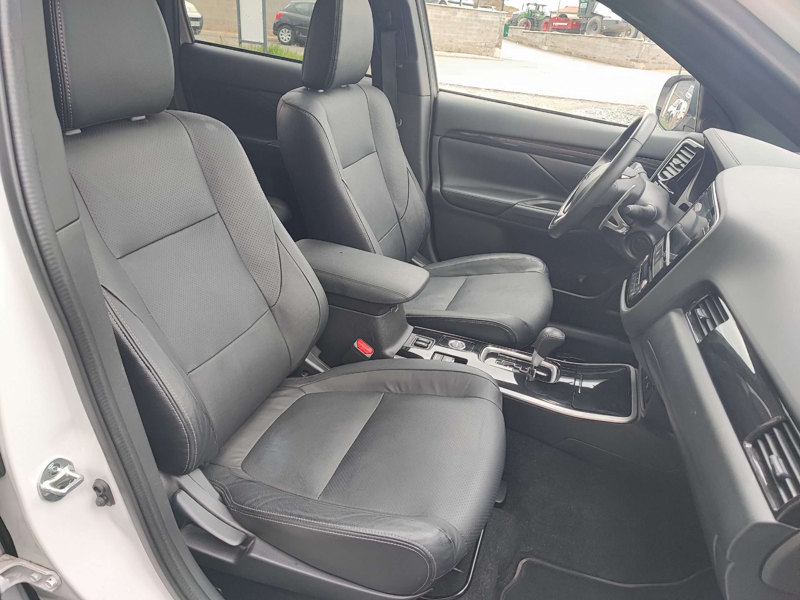 MITSUBISHI OUTLANDER III 2.2 DI-D 150 BLACK COLLECTION+