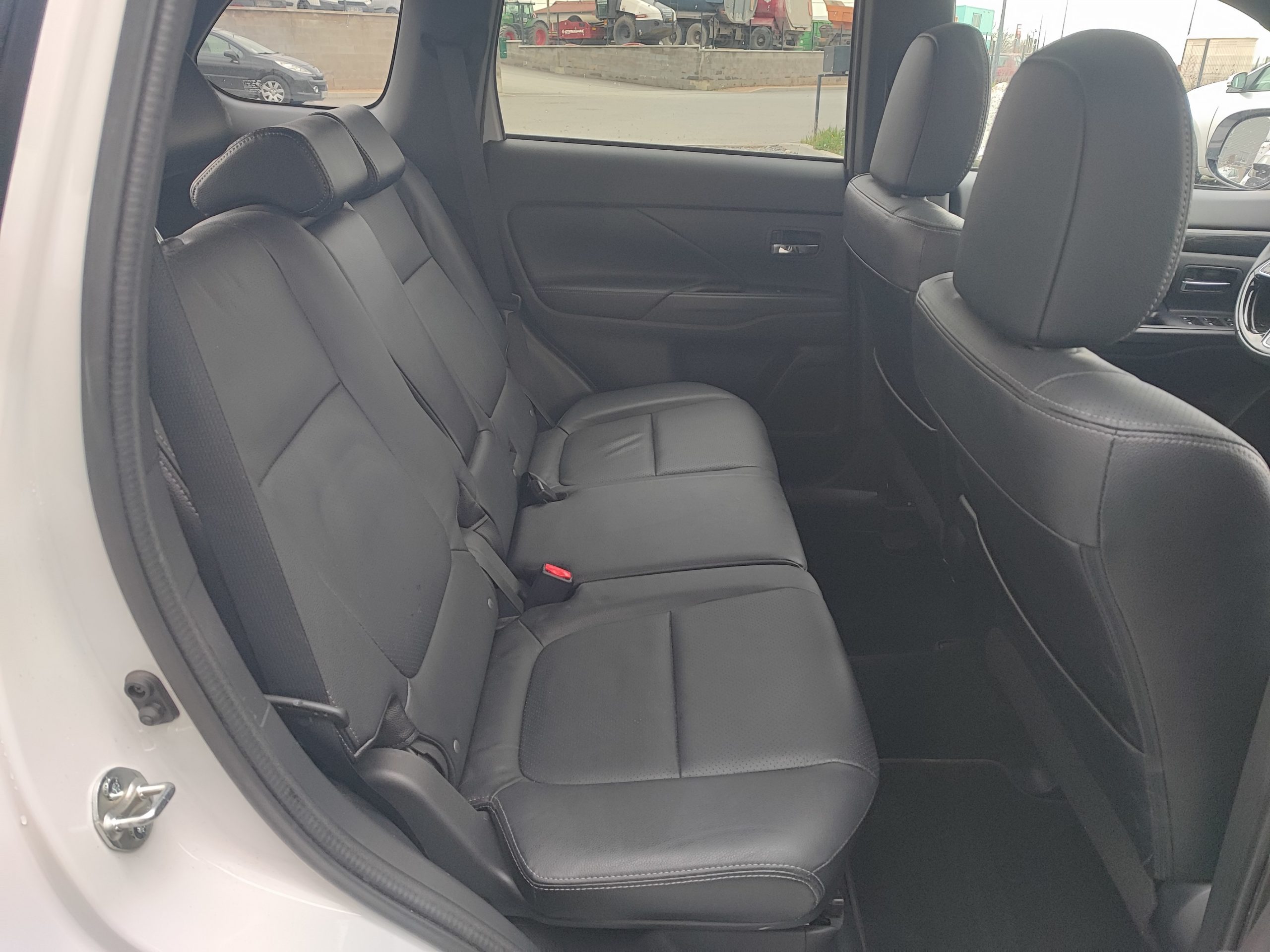 MITSUBISHI OUTLANDER III 2.2 DI-D 150 BLACK COLLECTION+