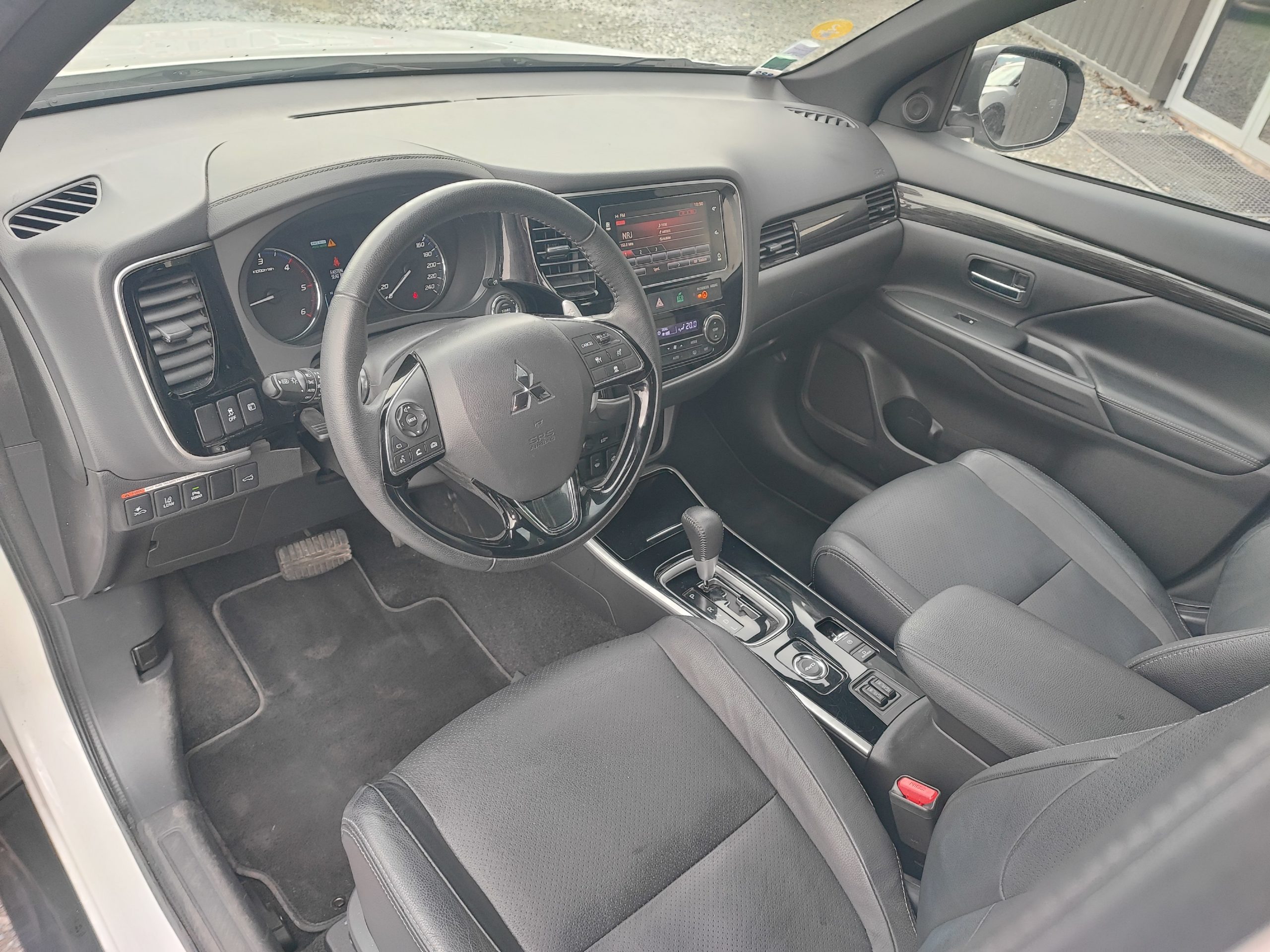 MITSUBISHI OUTLANDER III 2.2 DI-D 150 BLACK COLLECTION+