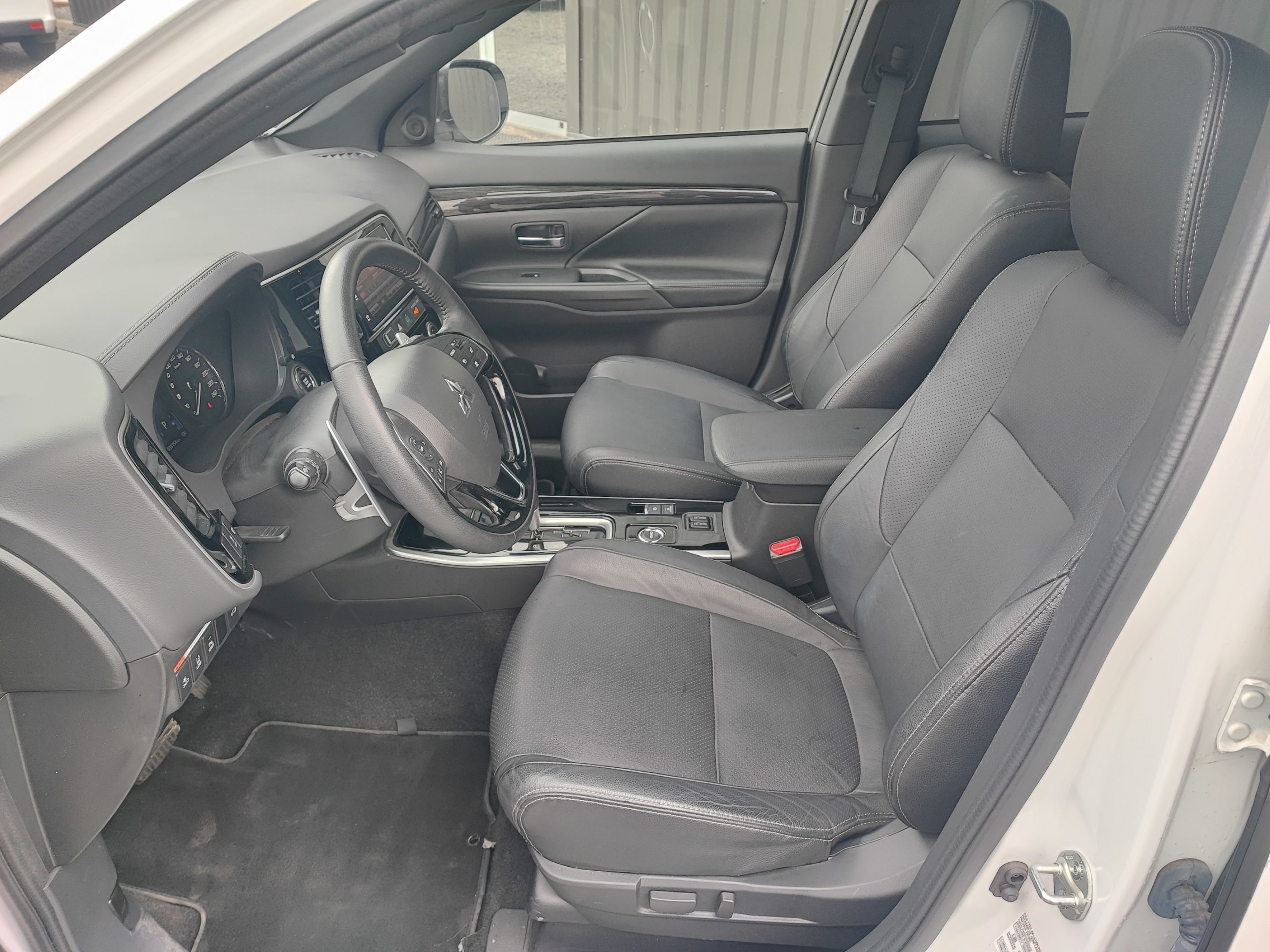 MITSUBISHI OUTLANDER III 2.2 DI-D 150 BLACK COLLECTION+