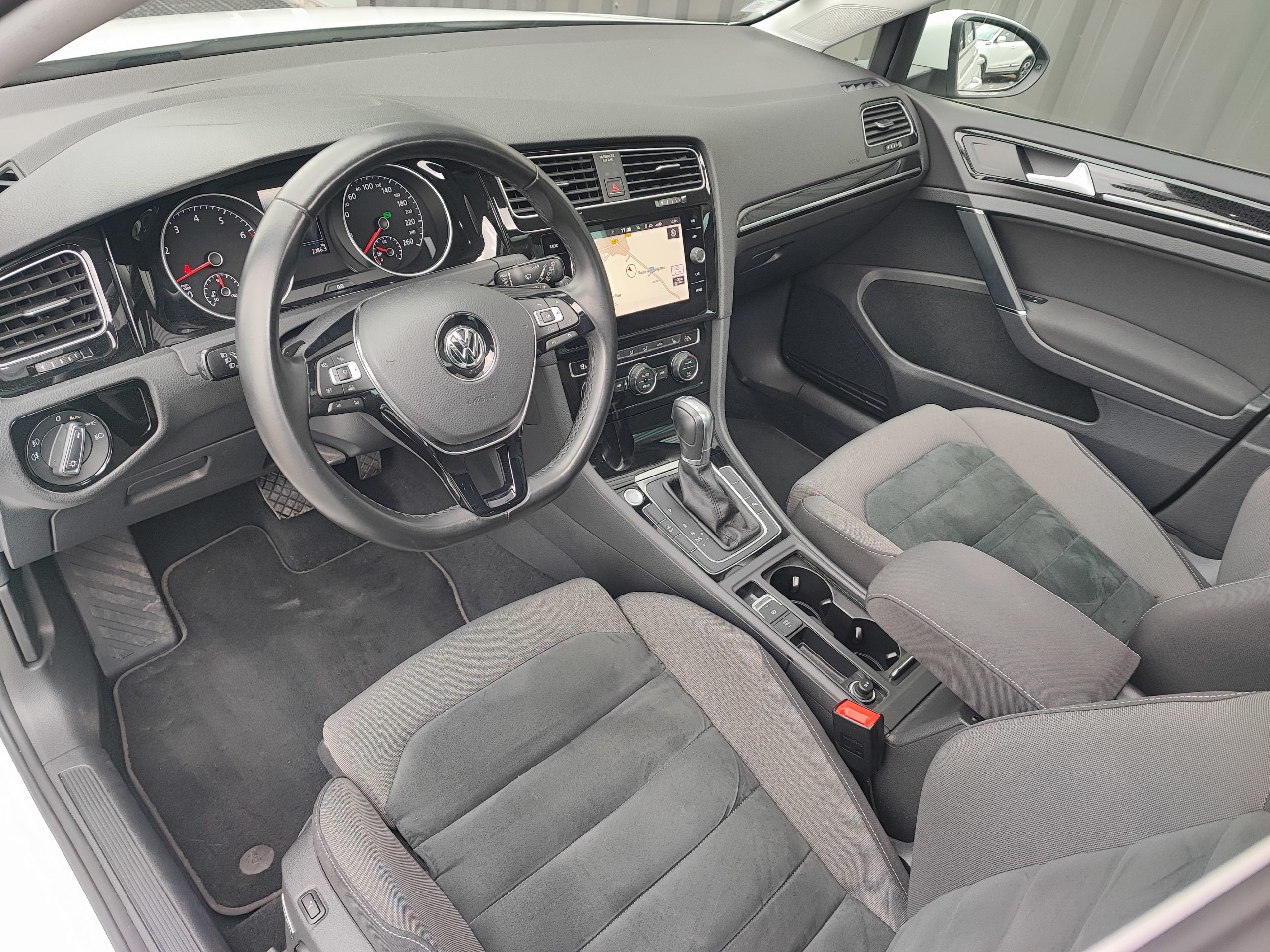 VOLKSWAGEN GOLF VII (2) 1.5 TSI EVO 150 BLUEMOTION TECHNOLOGY CARAT DSG7 5P